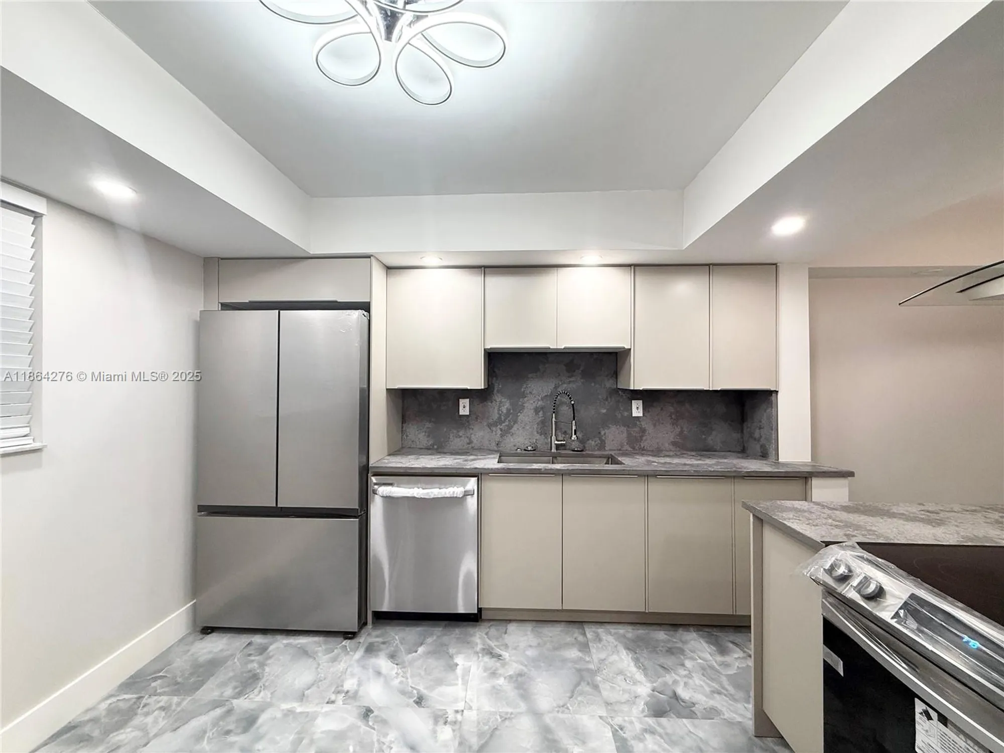 Property Slideshow image 13 of 31 | 4930 e sabal palm blvd 206, Tamarac, FL, 33319