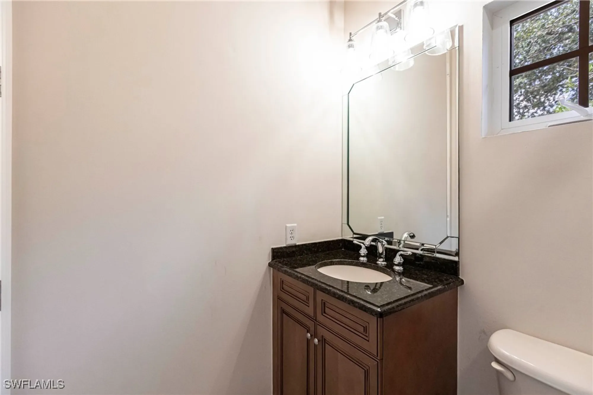 Property Slideshow image 18 of 30 | 8886 shenendoah cir, Naples, FL, 34113