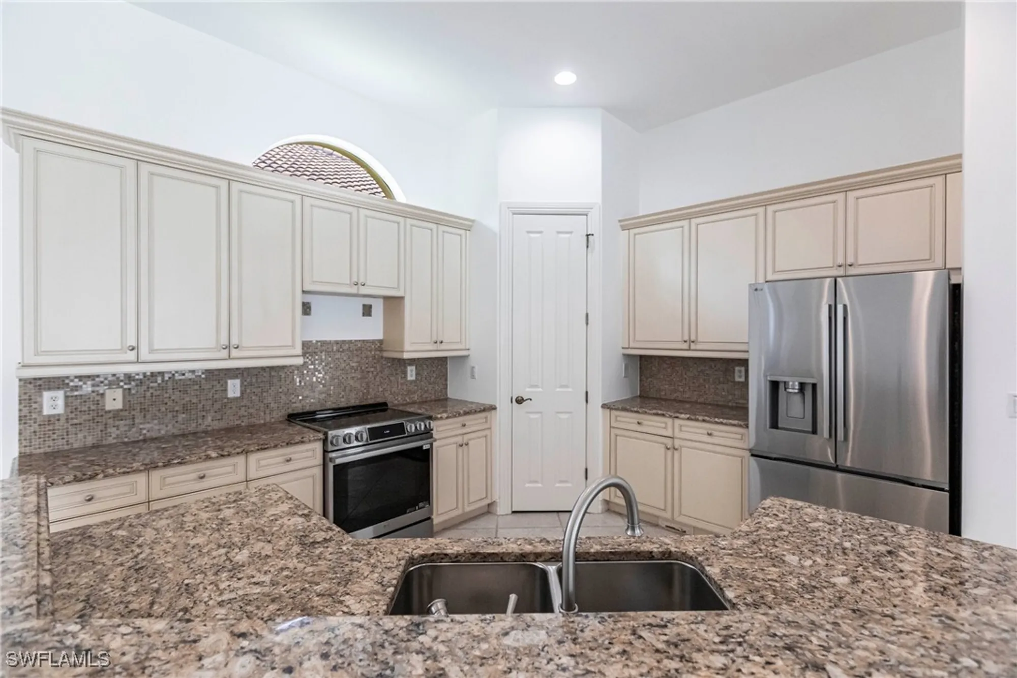 Property Slideshow image 10 of 30 | 8886 shenendoah cir, Naples, FL, 34113