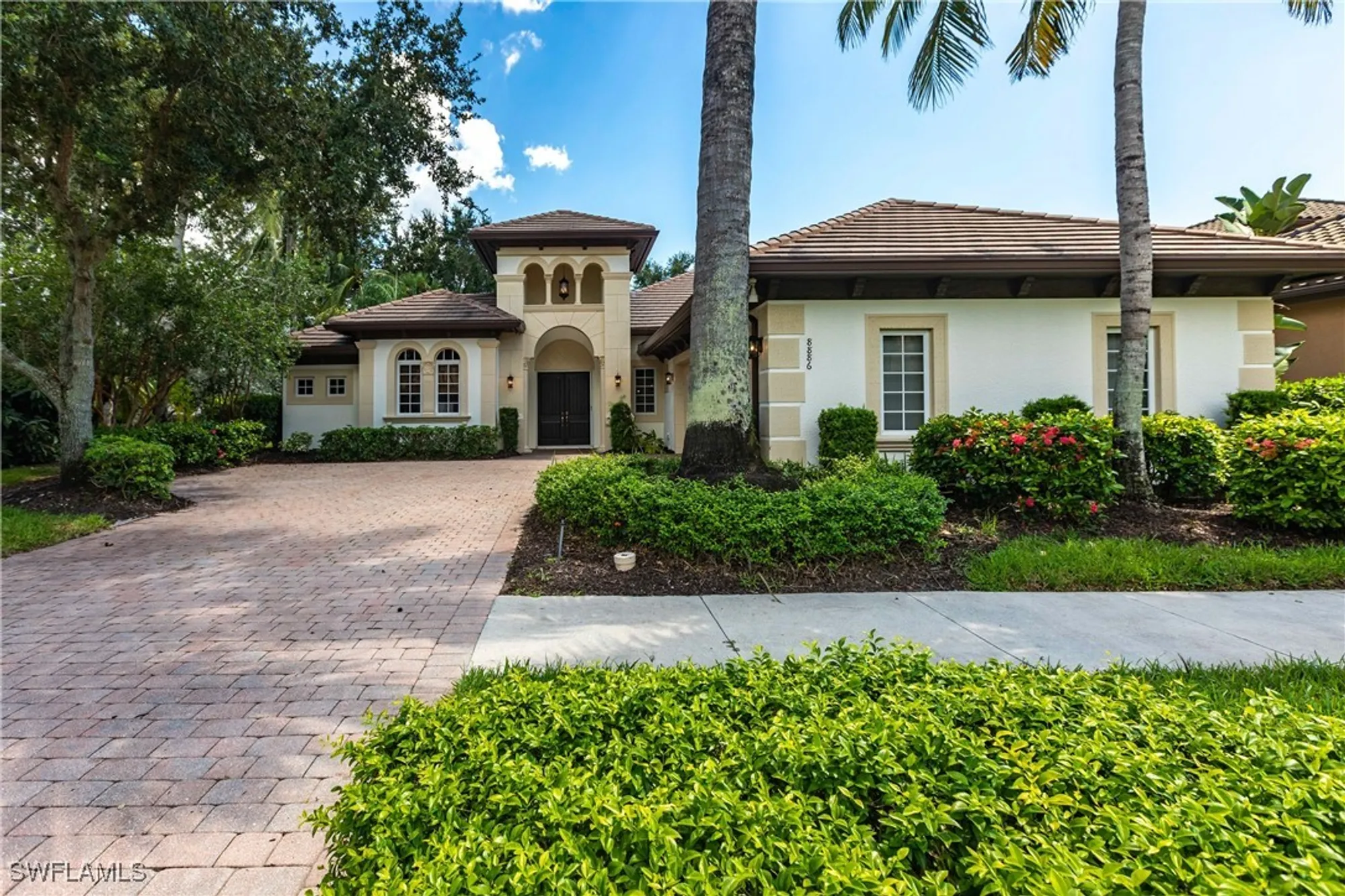 Property Slideshow image 2 of 30 | 8886 shenendoah cir, Naples, FL, 34113