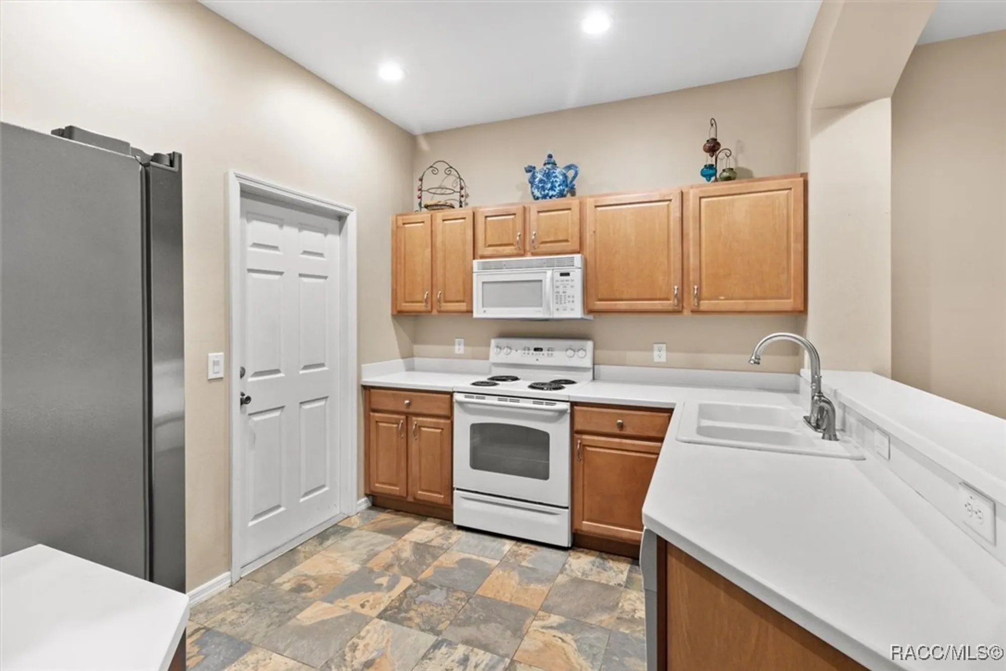 Property Slideshow image 4 of 44 | 1598 w spring meadow loop, Lecanto, FL, 34461