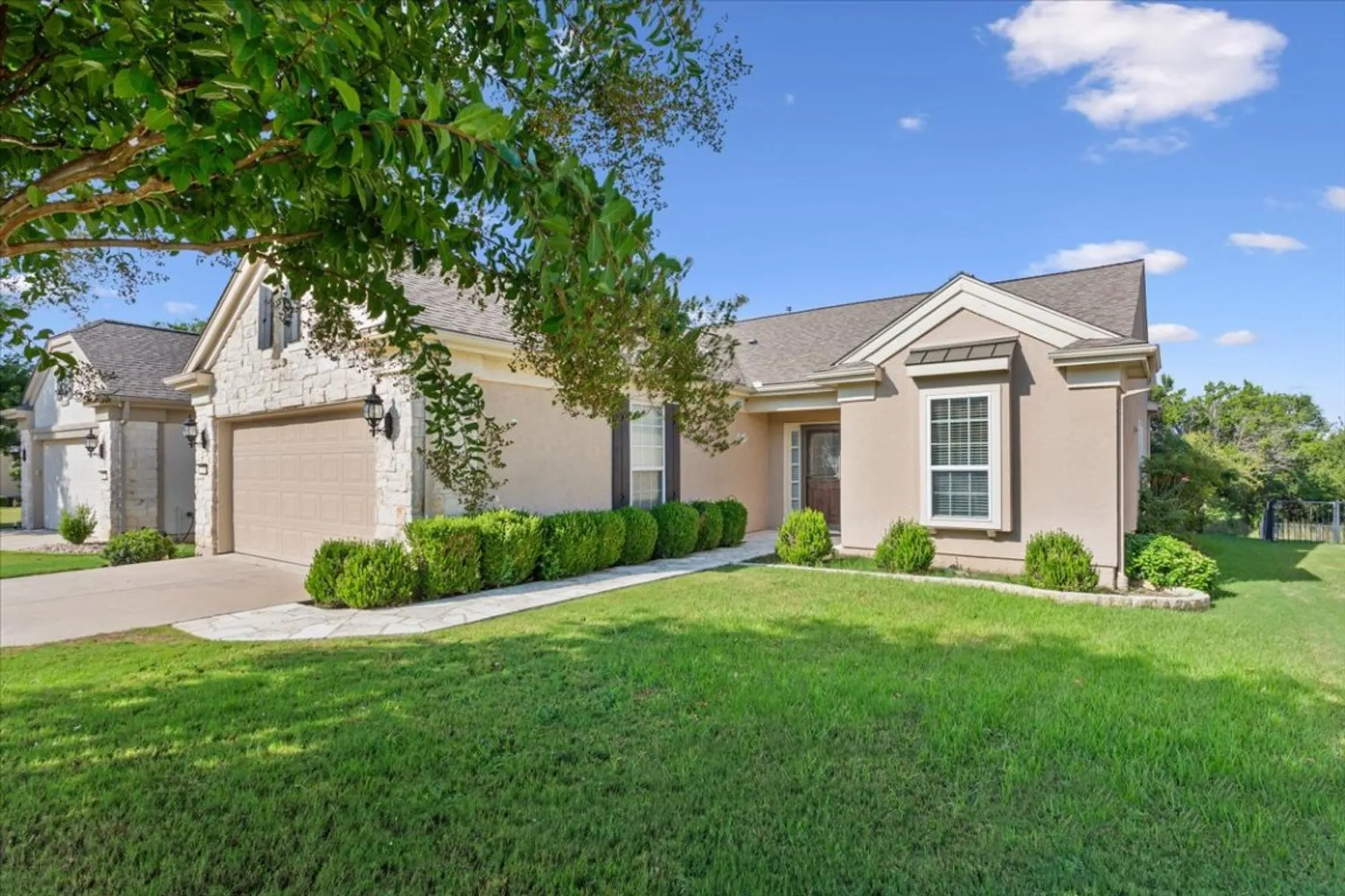 Property Slideshow image 1 of 34 | 213 fieldstone dr, Georgetown, TX, 78633