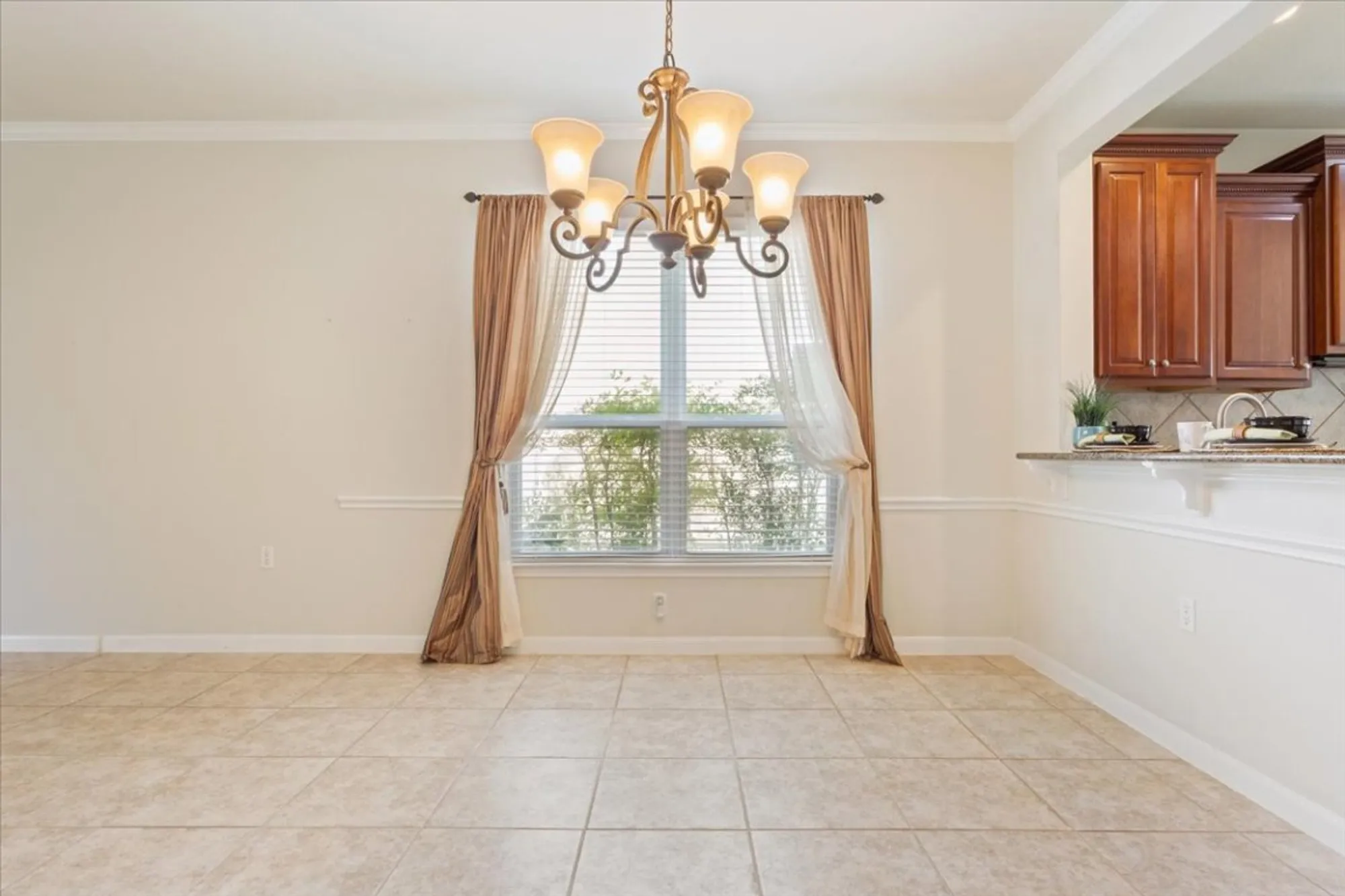 Property Slideshow image 12 of 34 | 213 fieldstone dr, Georgetown, TX, 78633
