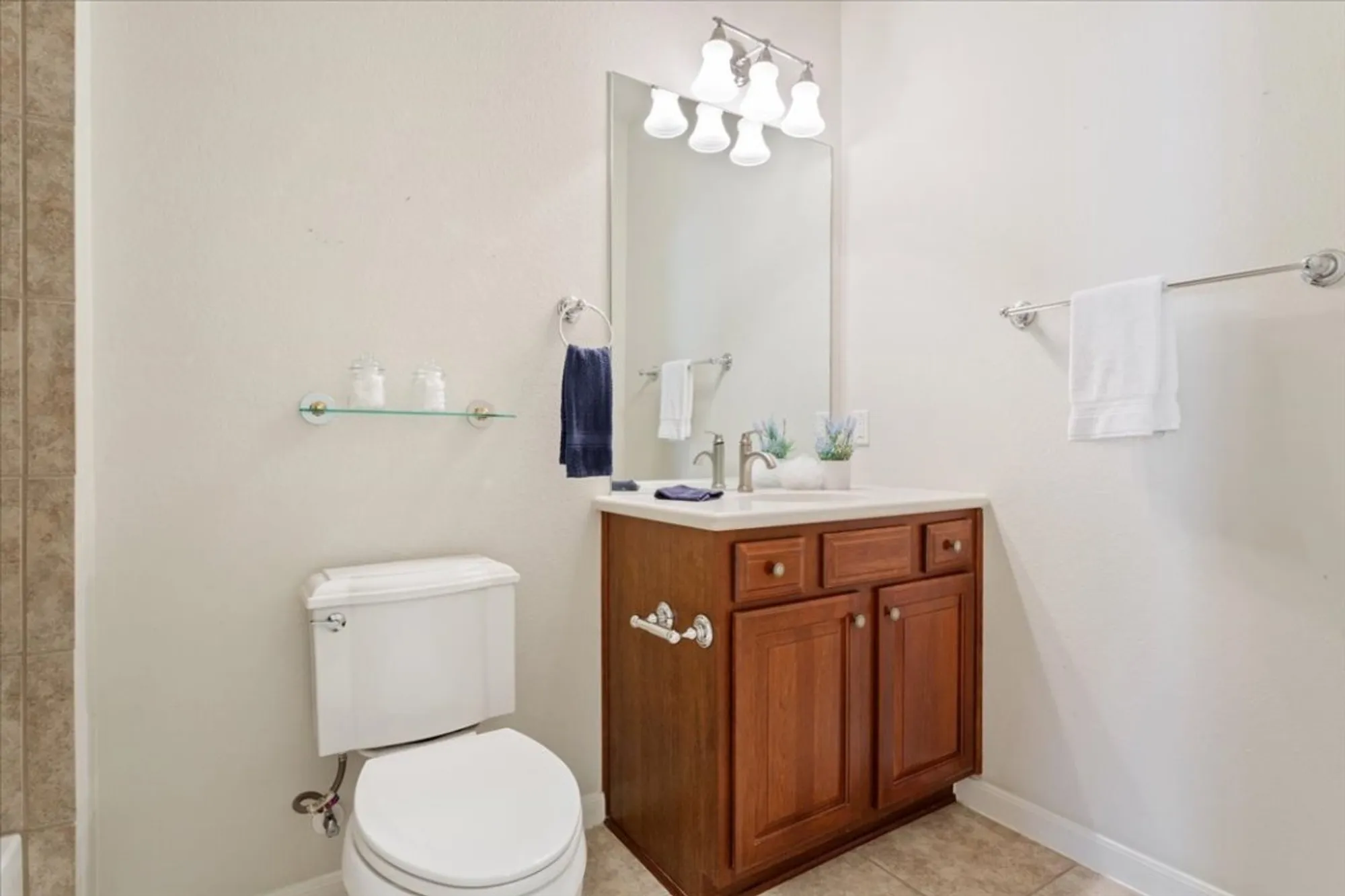 Property Slideshow image 24 of 34 | 213 fieldstone dr, Georgetown, TX, 78633