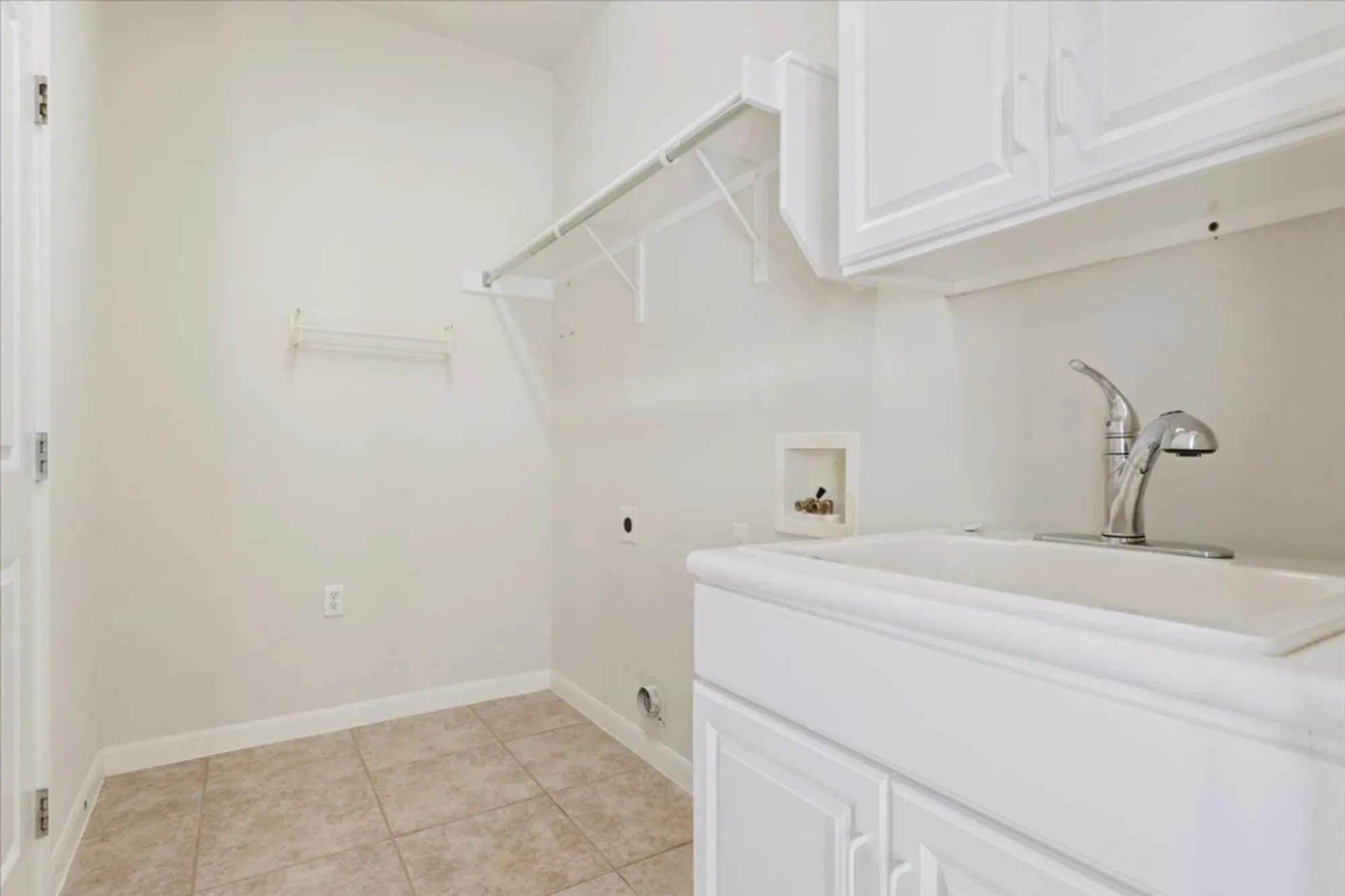 Property Slideshow image 26 of 34 | 213 fieldstone dr, Georgetown, TX, 78633
