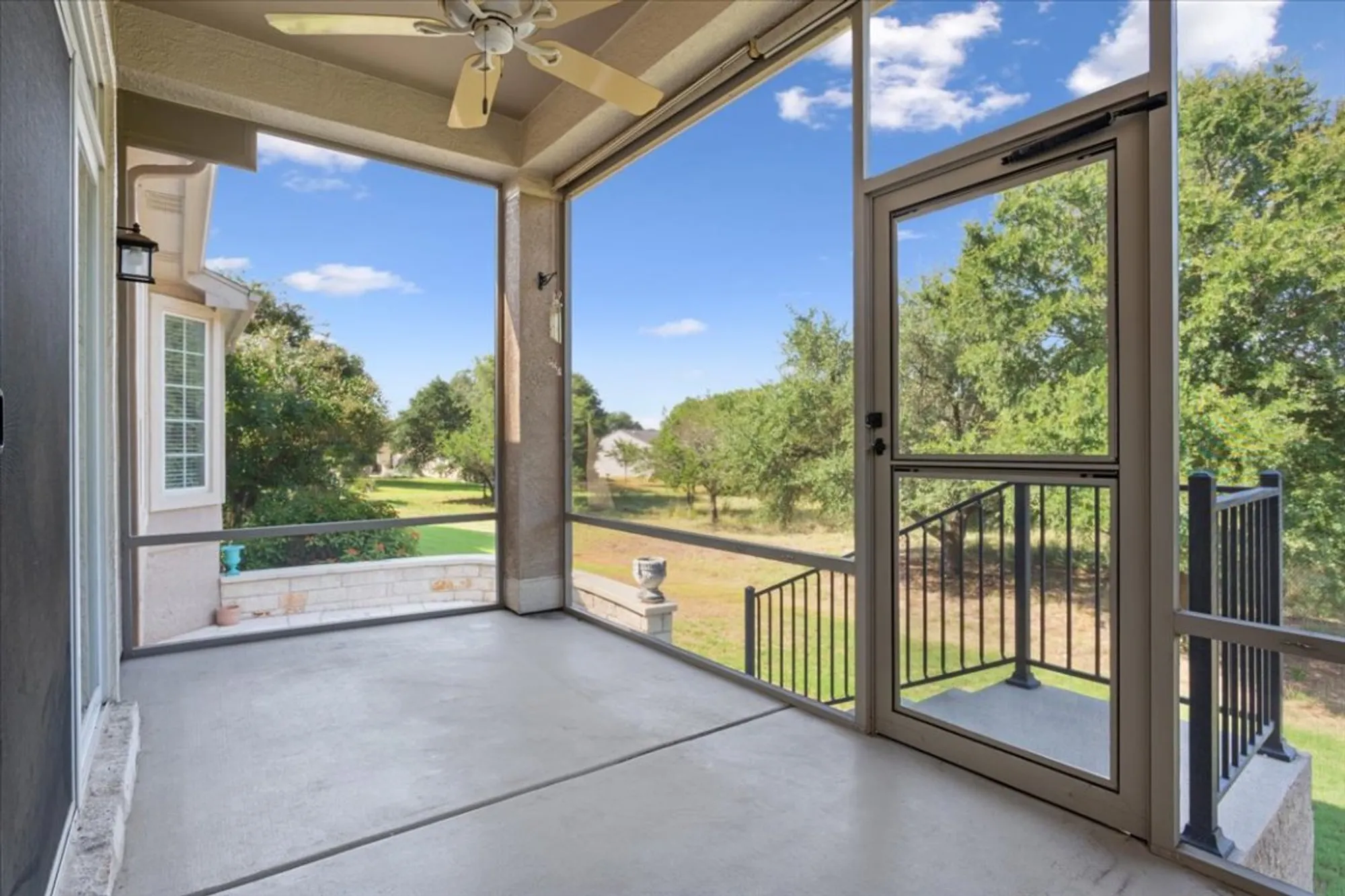 Property Slideshow image 27 of 34 | 213 fieldstone dr, Georgetown, TX, 78633