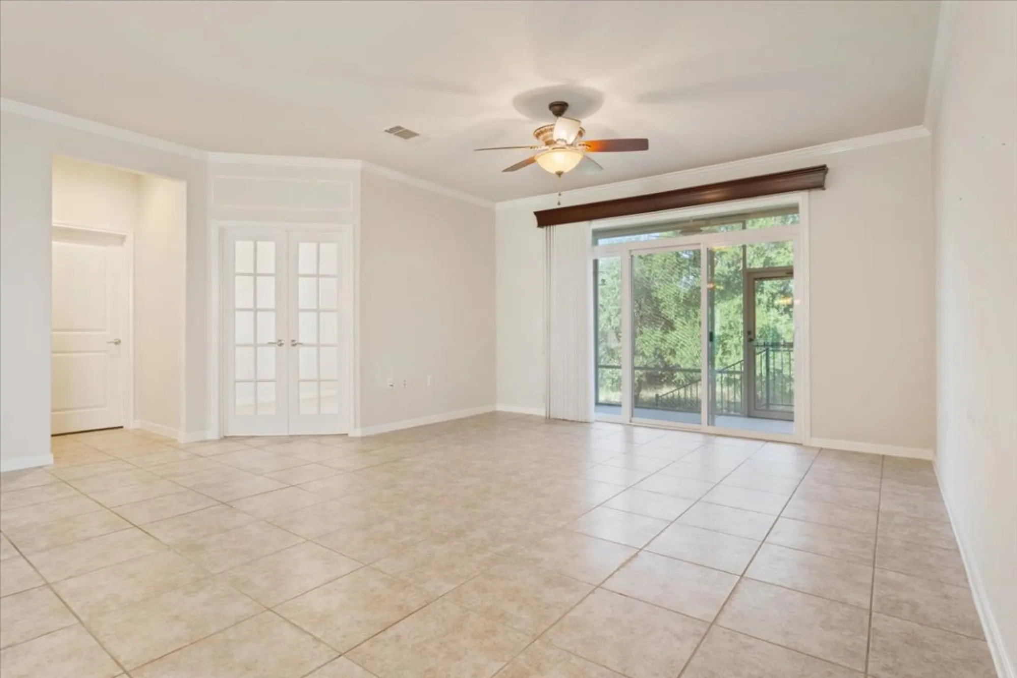 Property Slideshow image 7 of 34 | 213 fieldstone dr, Georgetown, TX, 78633