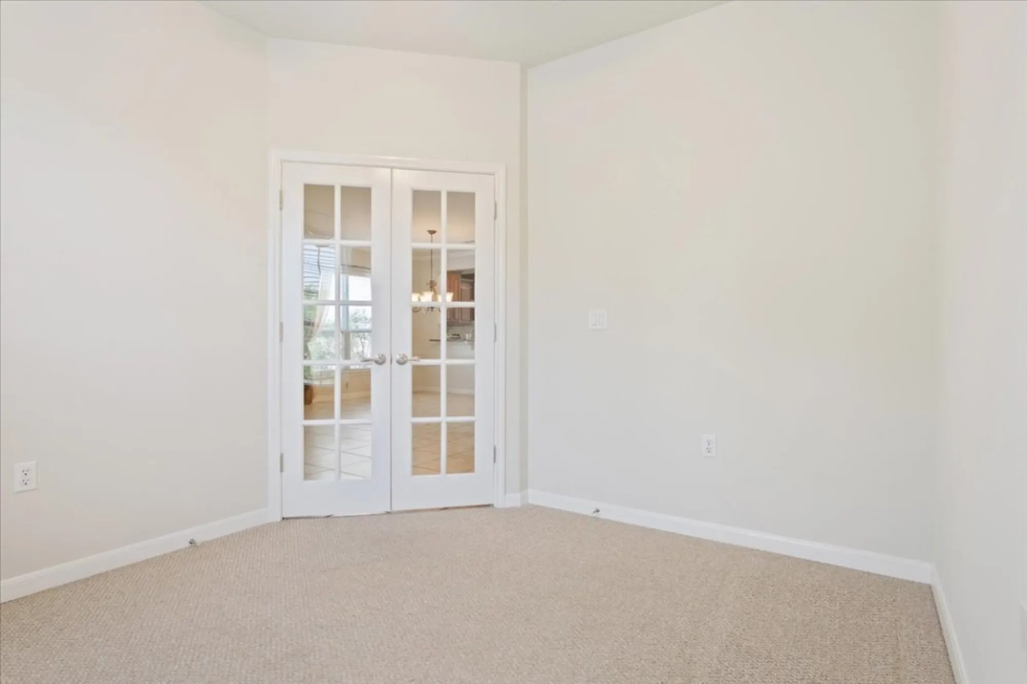 Property Slideshow image 9 of 34 | 213 fieldstone dr, Georgetown, TX, 78633