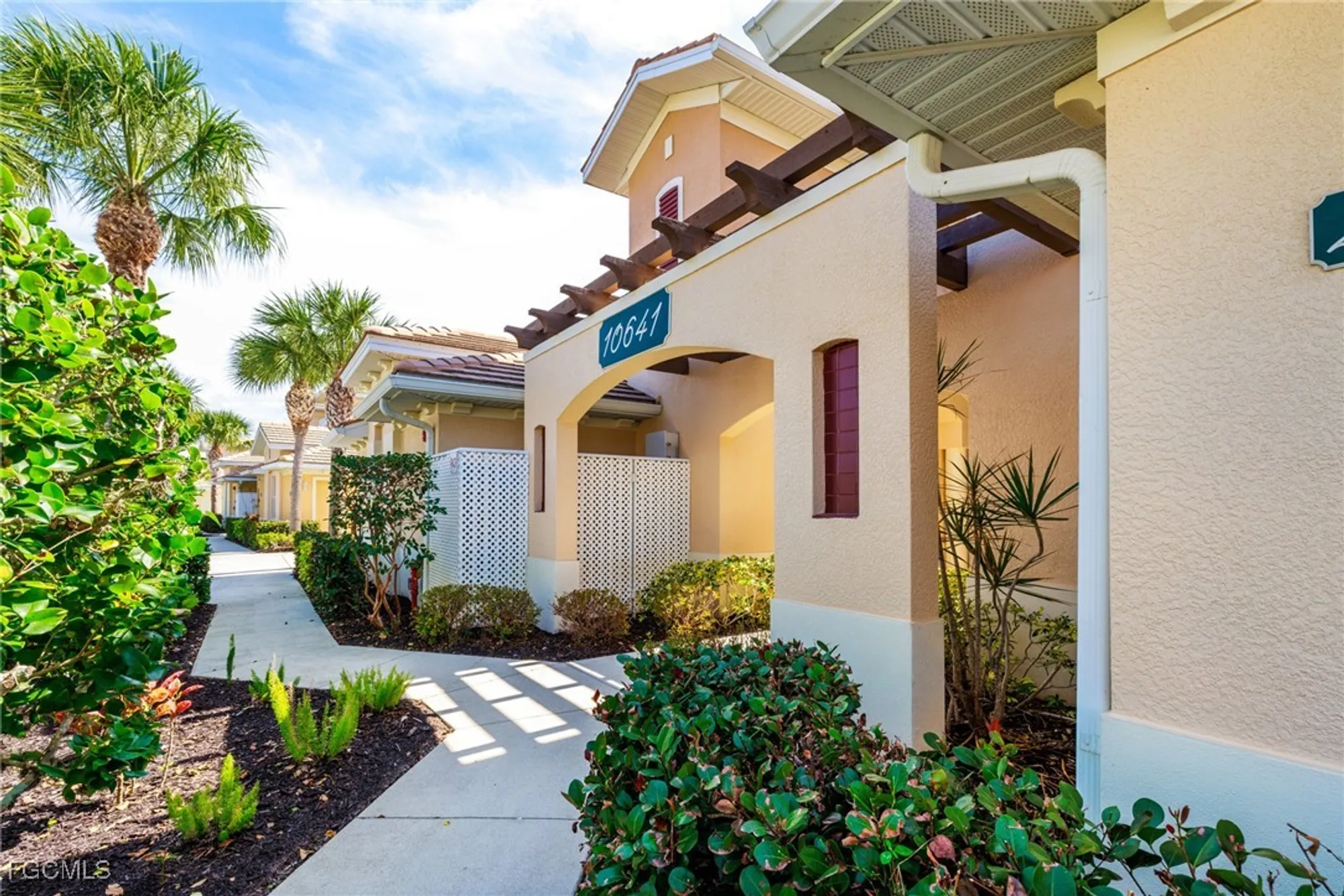 Property Slideshow image 5 of 50 | 10641 pelican preserve blvd apt 201, Fort Myers, FL, 33913