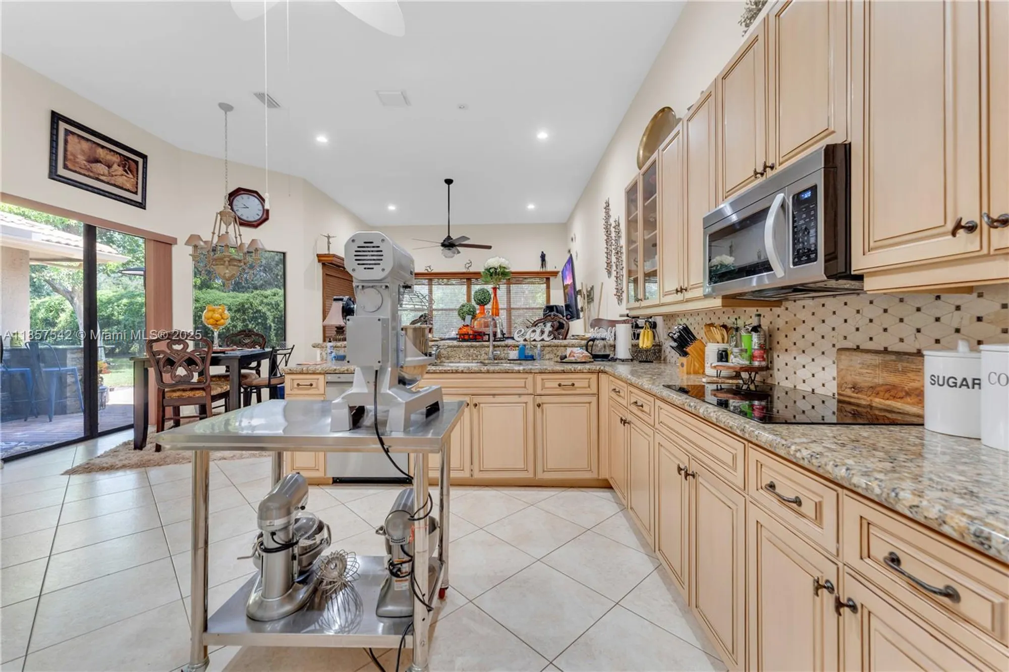 Property Slideshow image 4 of 34 | 7651 via grande, Boynton Beach, FL, 33437