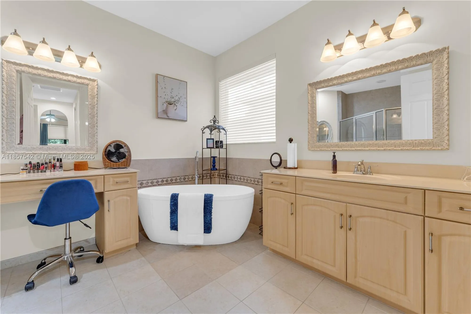 Property Slideshow image 9 of 34 | 7651 via grande, Boynton Beach, FL, 33437
