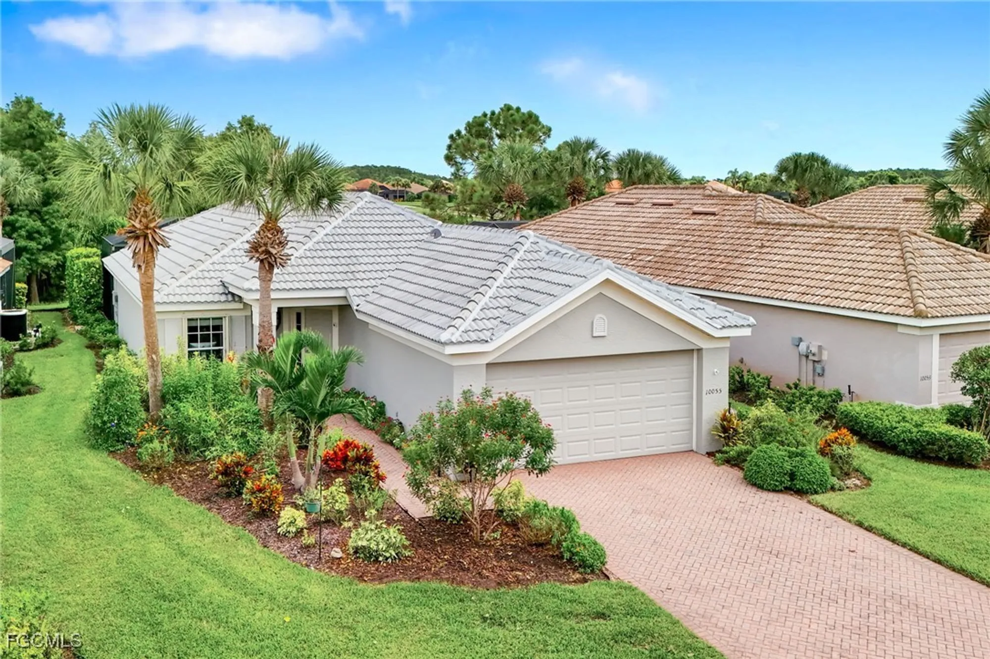 Property Slideshow image 1 of 34 | 10055 oakhurst way, Fort Myers, FL, 33913
