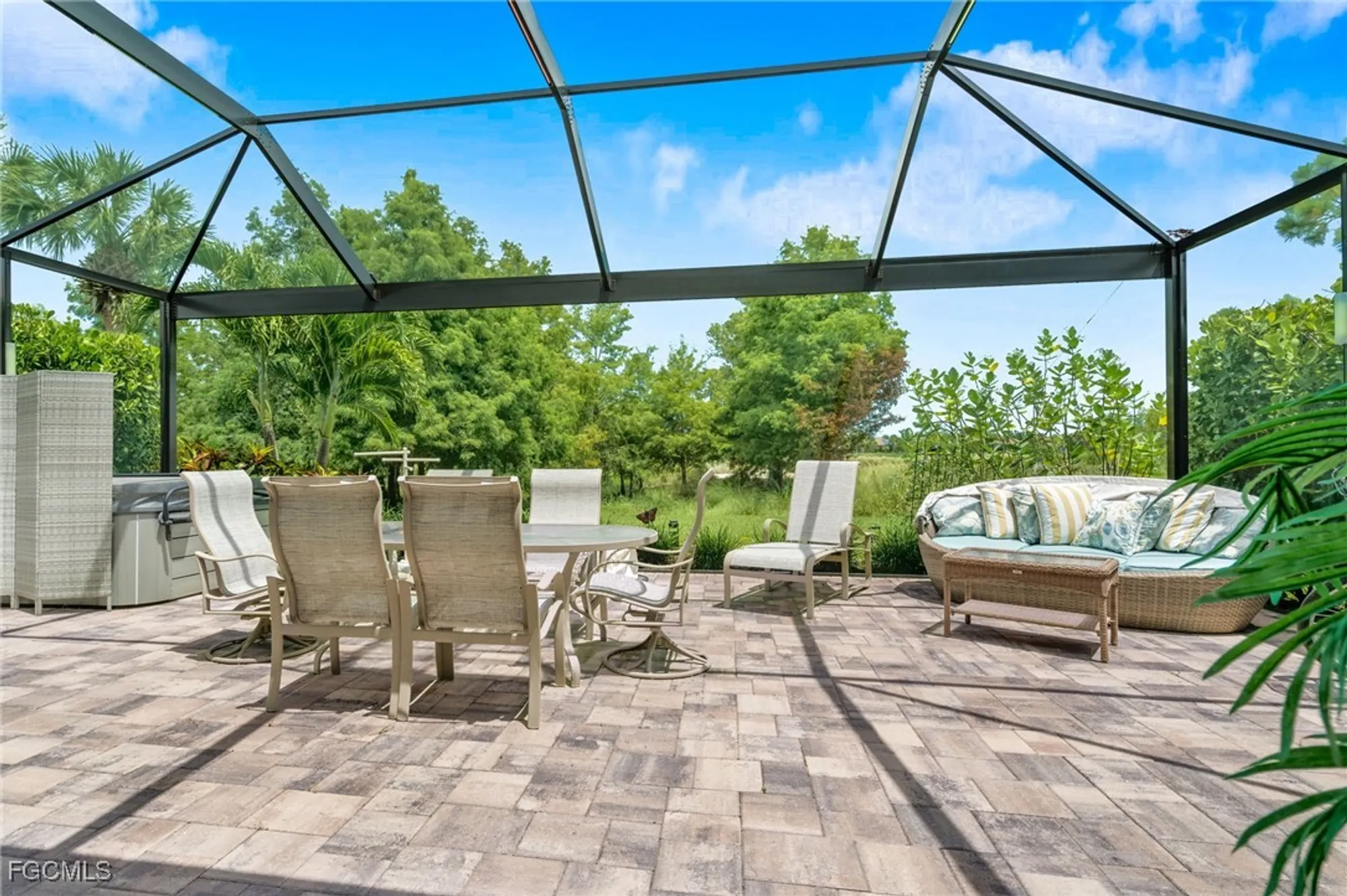 Property Slideshow image 29 of 34 | 10055 oakhurst way, Fort Myers, FL, 33913