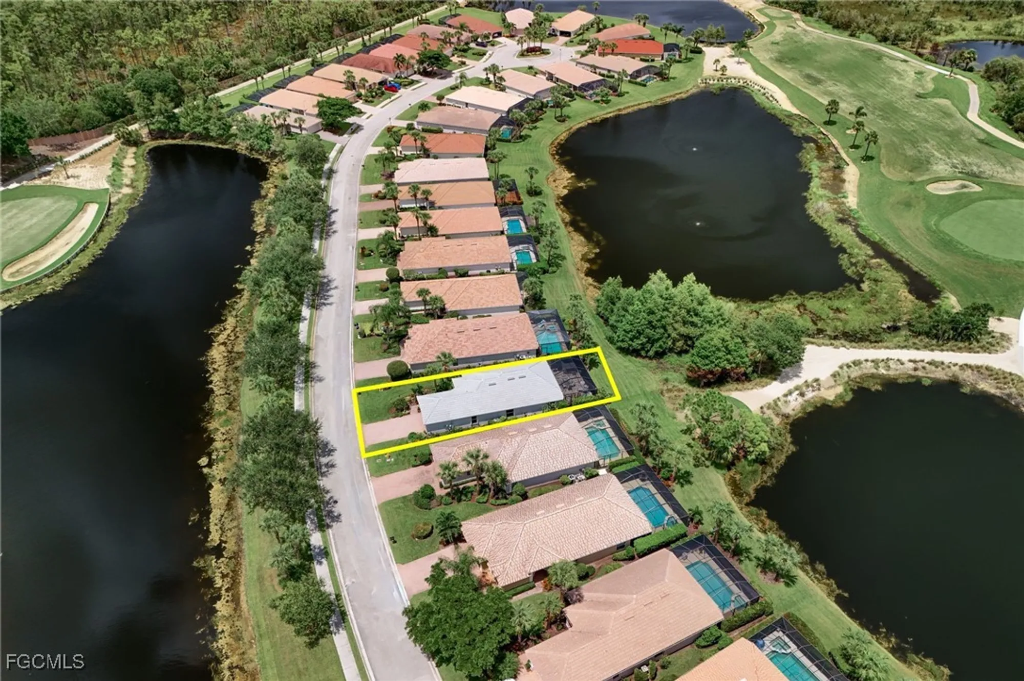 Property Slideshow image 5 of 34 | 10055 oakhurst way, Fort Myers, FL, 33913