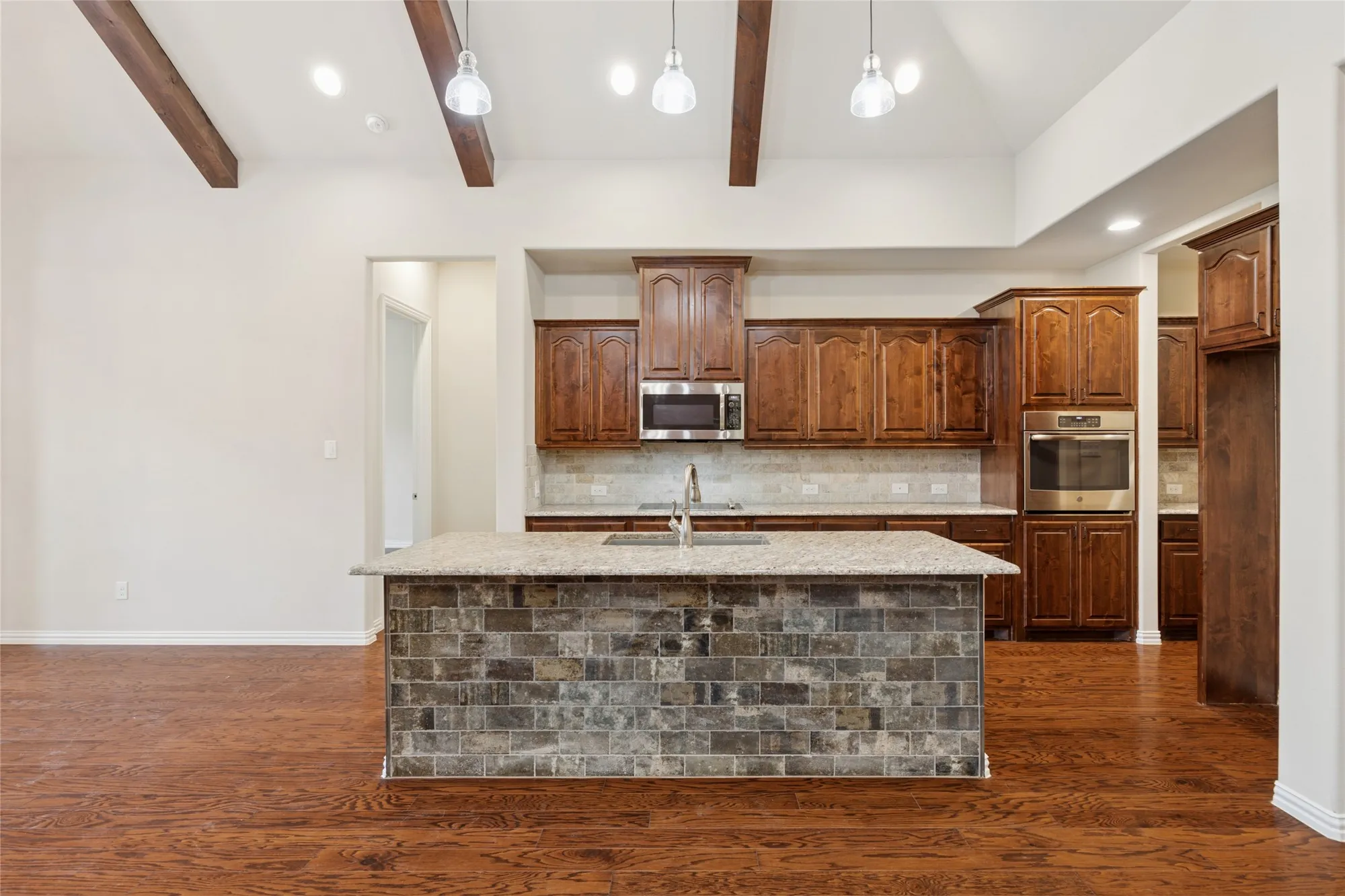 Property Slideshow image 9 of 25 | 2104 ladera way 2104, Mansfield, TX, 76063