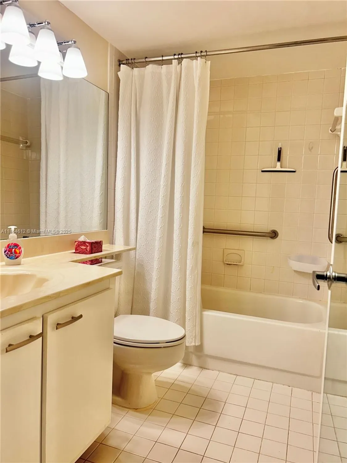 Property Slideshow image 12 of 18 | 111 s hollybrook dr apt 107, Pembroke Pines, FL, 33025