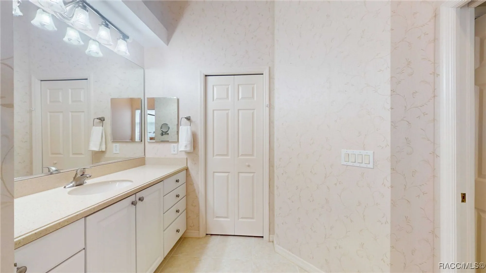 Property Slideshow image 14 of 80 | 1876 w caroline path, Lecanto, FL, 34461