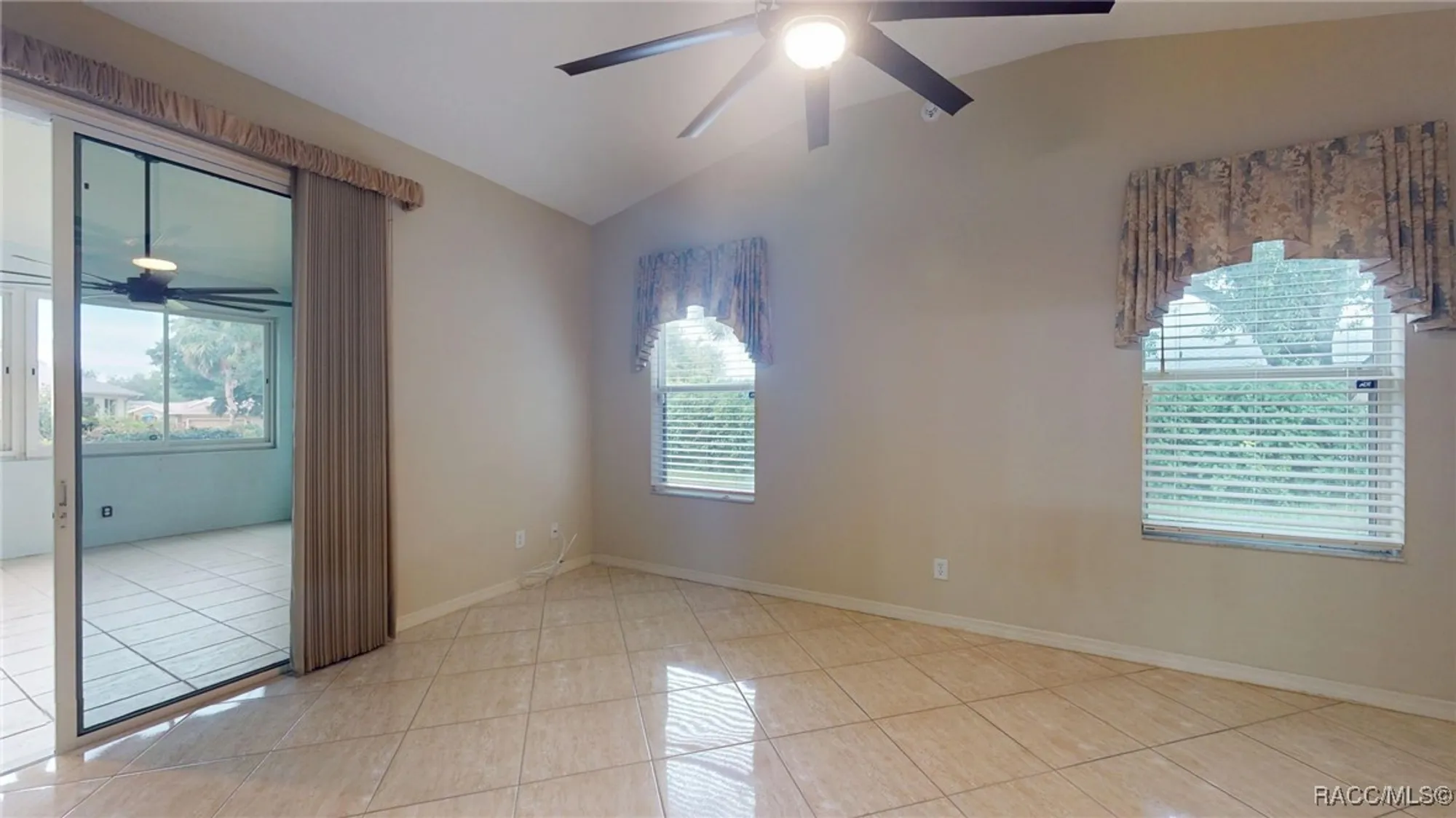 Property Slideshow image 15 of 80 | 1876 w caroline path, Lecanto, FL, 34461