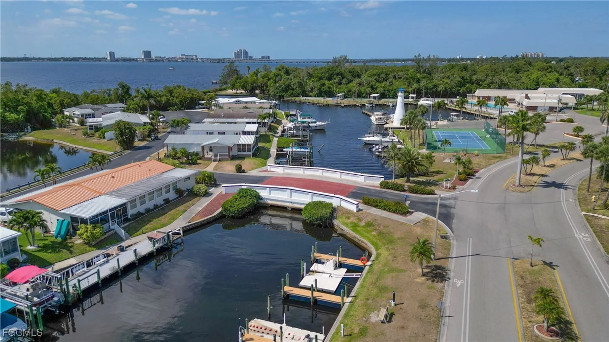 Property Slideshow image 18 of 21 | 5518 back bay bnd, North Fort Myers, FL, 33917