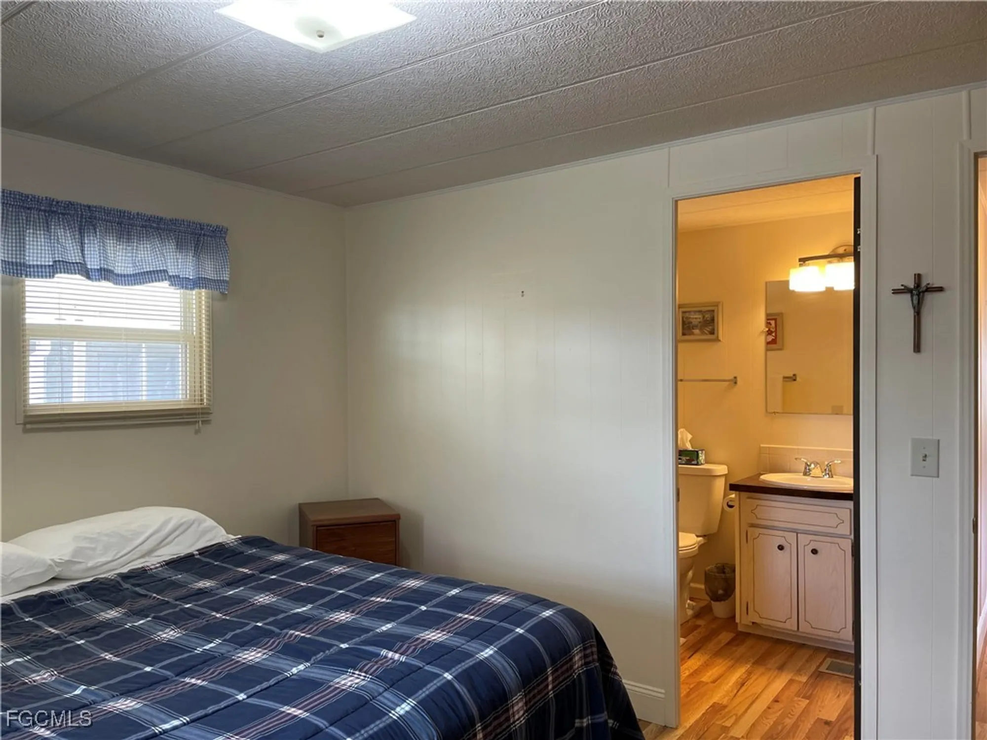 Property Slideshow image 13 of 21 | 5518 back bay bnd, North Fort Myers, FL, 33917