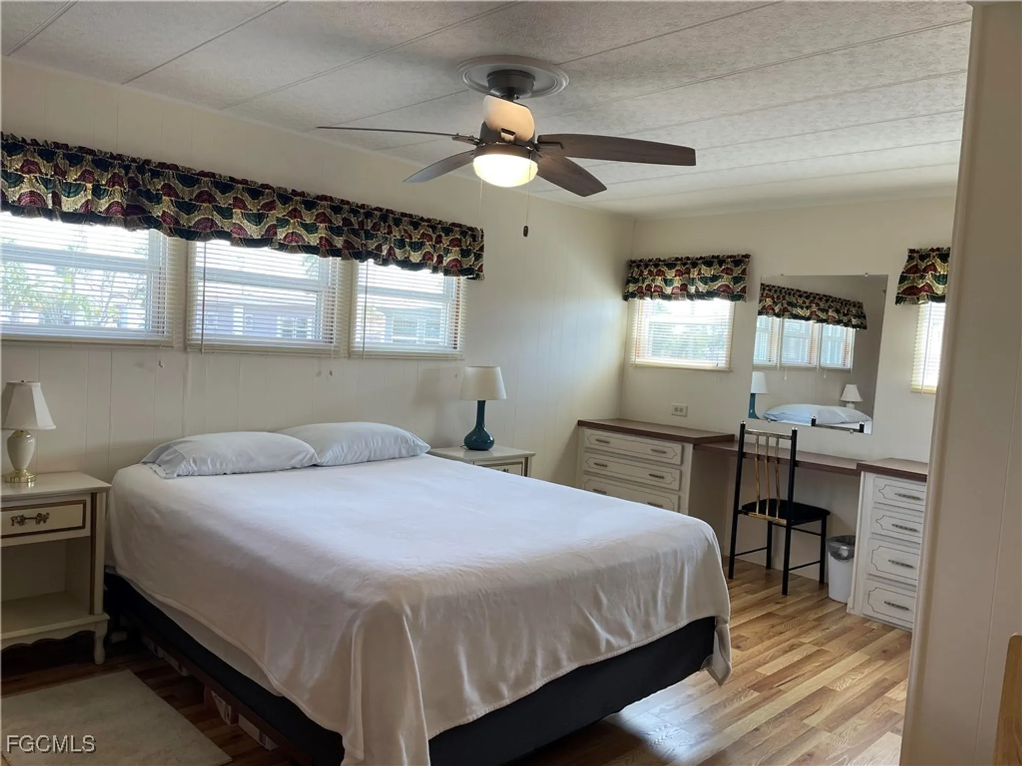 Property Slideshow image 8 of 21 | 5518 back bay bnd, North Fort Myers, FL, 33917