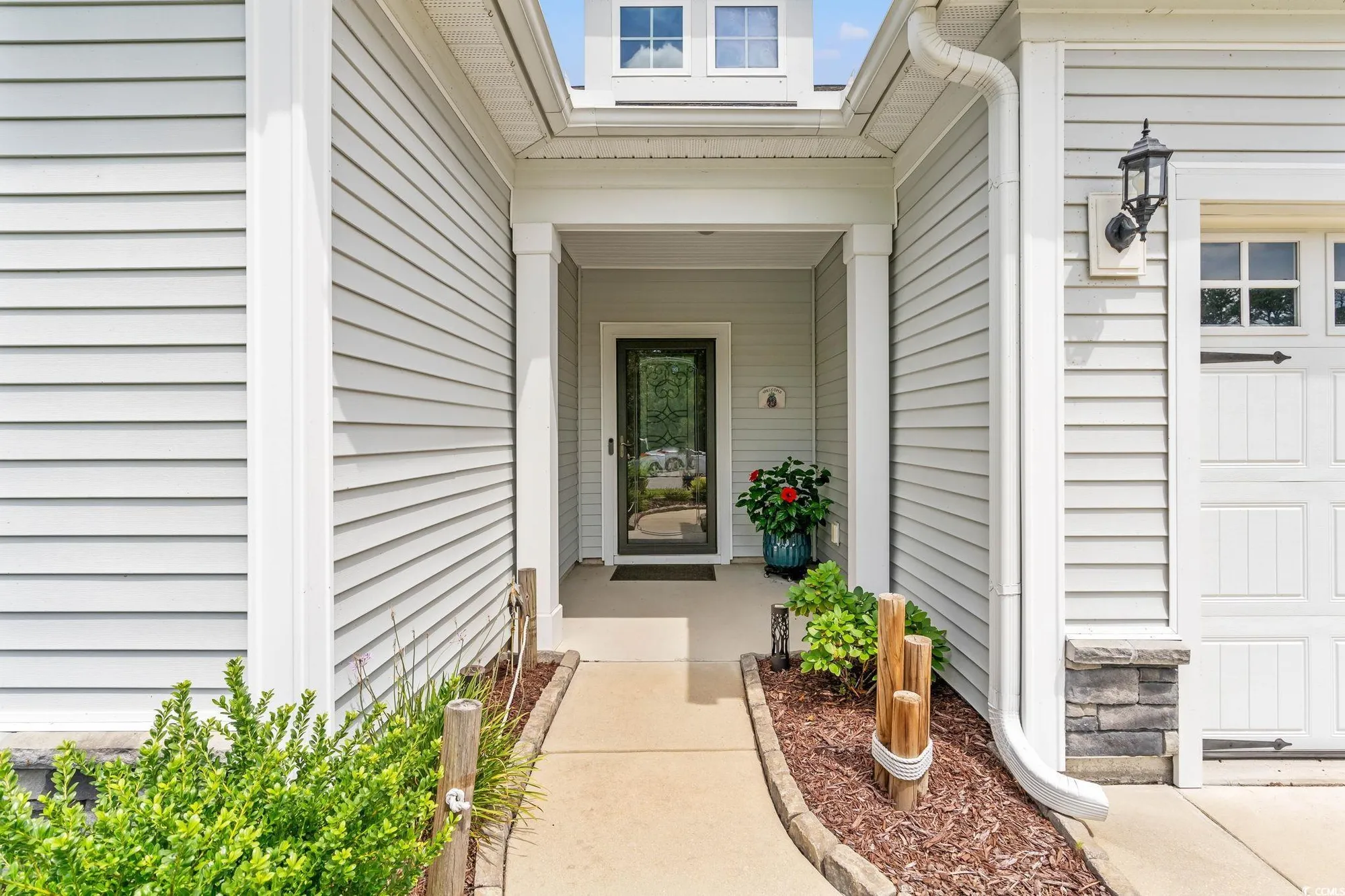 Property Slideshow image 3 of 32 | 2450 craven dr, Myrtle Beach, SC, 29579