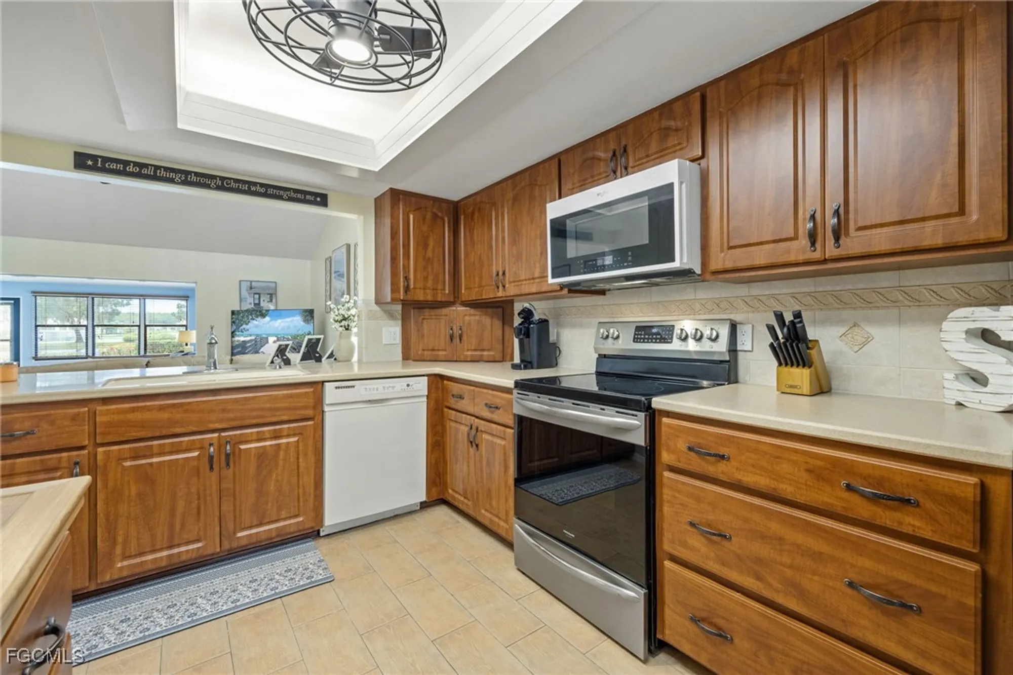 Property Slideshow image 10 of 50 | 13322 oak hill loop, Fort Myers, FL, 33912