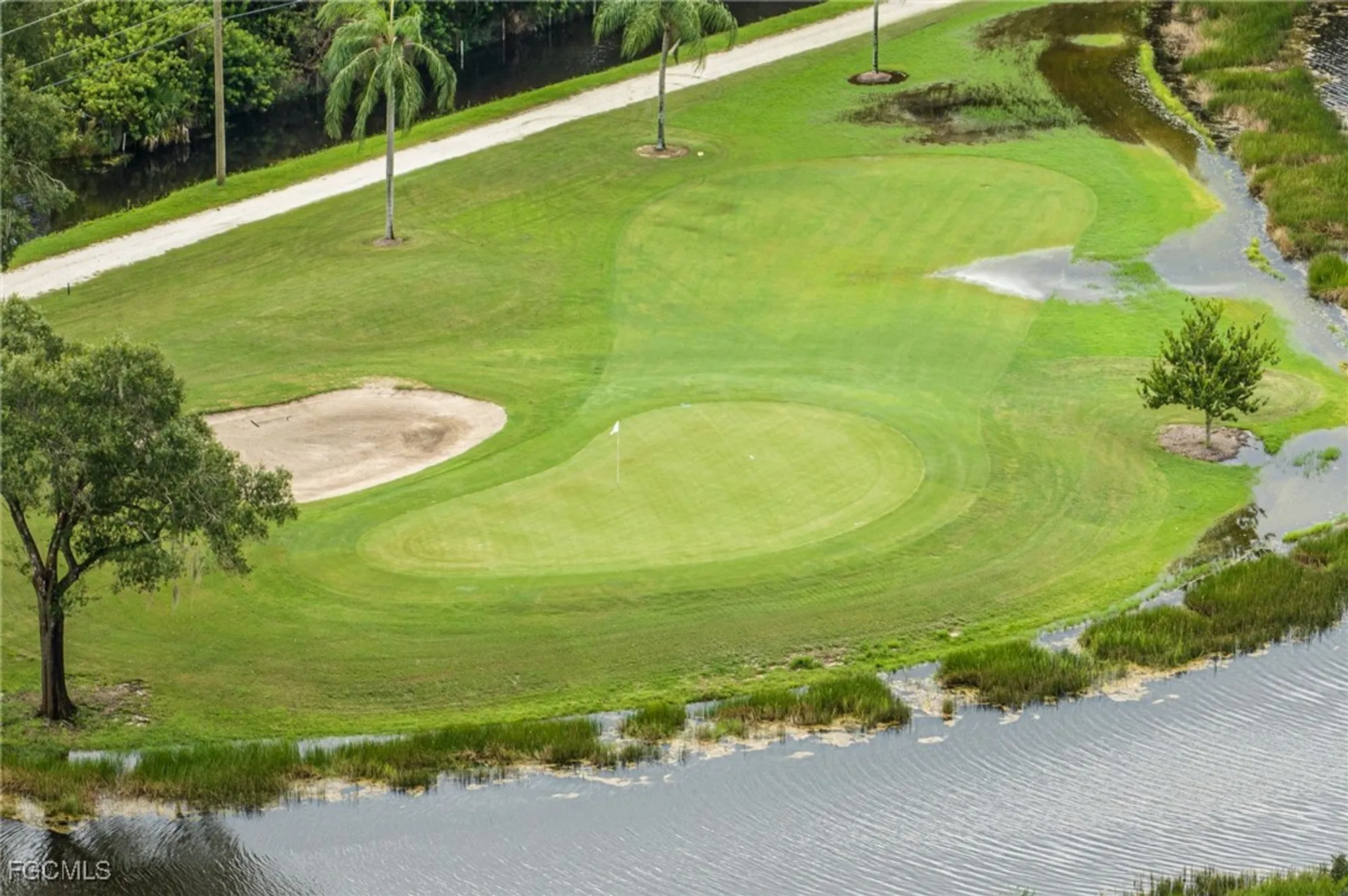 Property Slideshow image 4 of 50 | 13322 oak hill loop, Fort Myers, FL, 33912