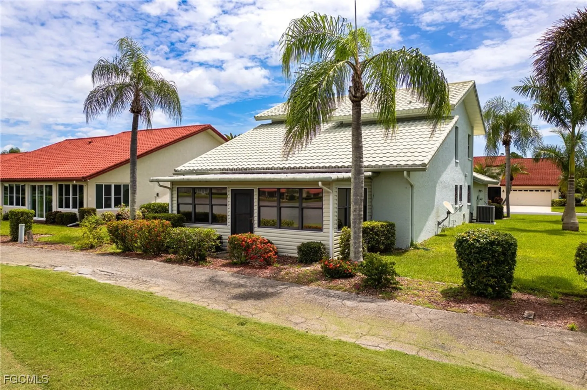 Property Slideshow image 6 of 50 | 13322 oak hill loop, Fort Myers, FL, 33912