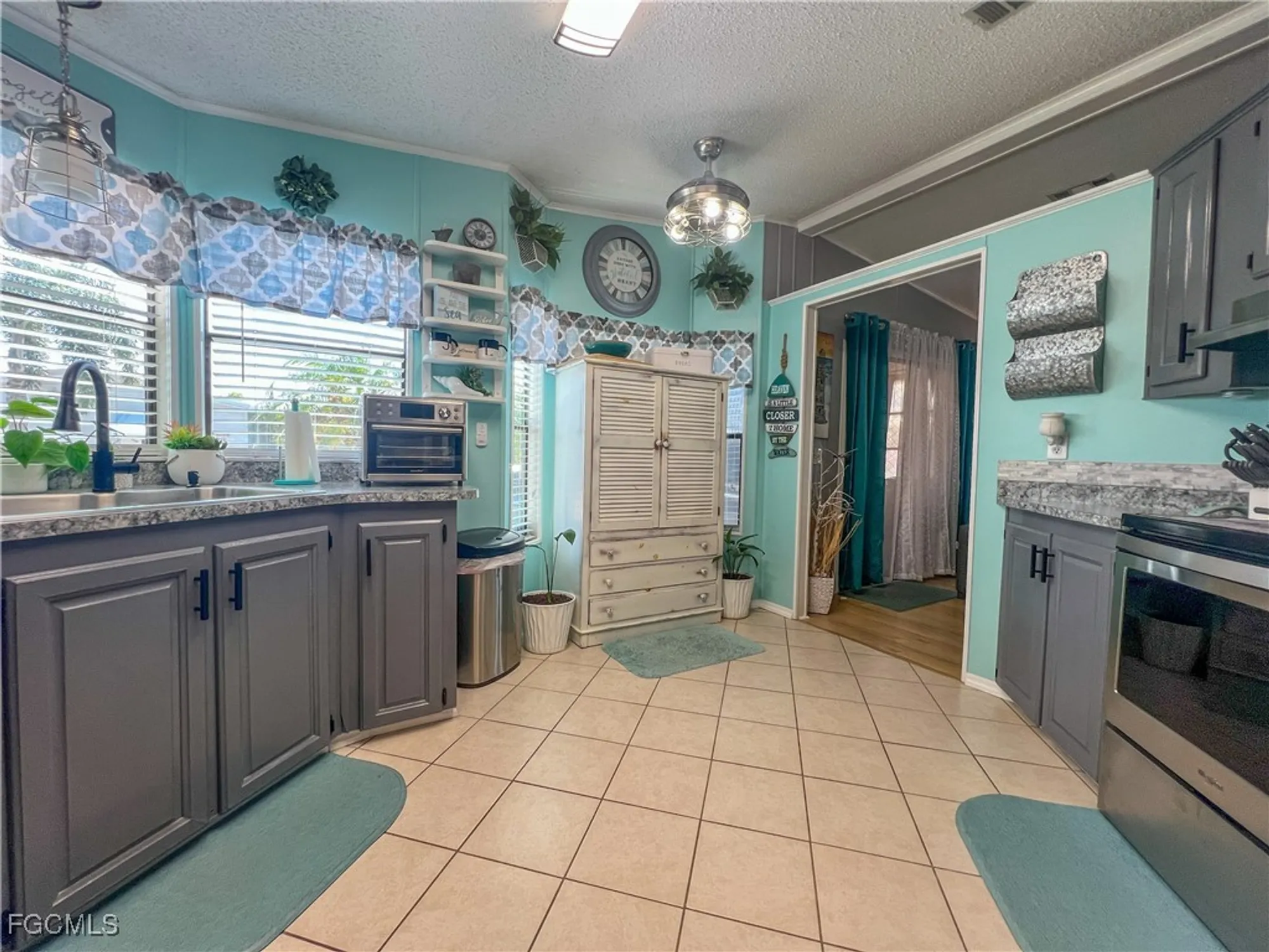 Property Slideshow image 16 of 40 | 14513 nathan hale ln, North Fort Myers, FL, 33917