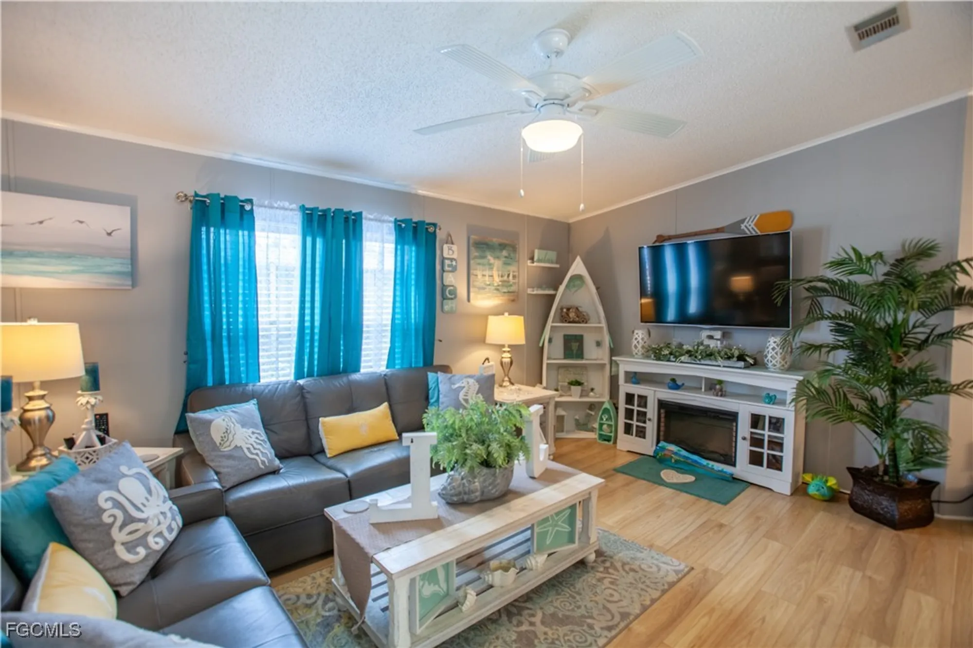 Property Slideshow image 10 of 40 | 14513 nathan hale ln, North Fort Myers, FL, 33917