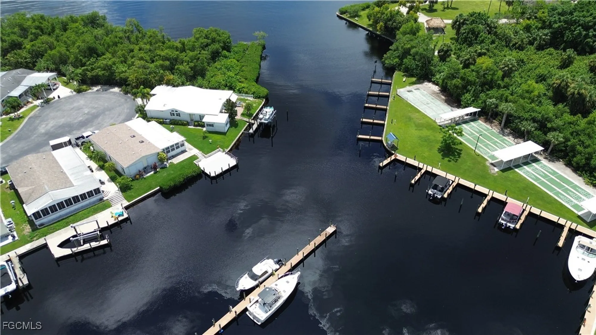 Property Slideshow image 36 of 40 | 14513 nathan hale ln, North Fort Myers, FL, 33917