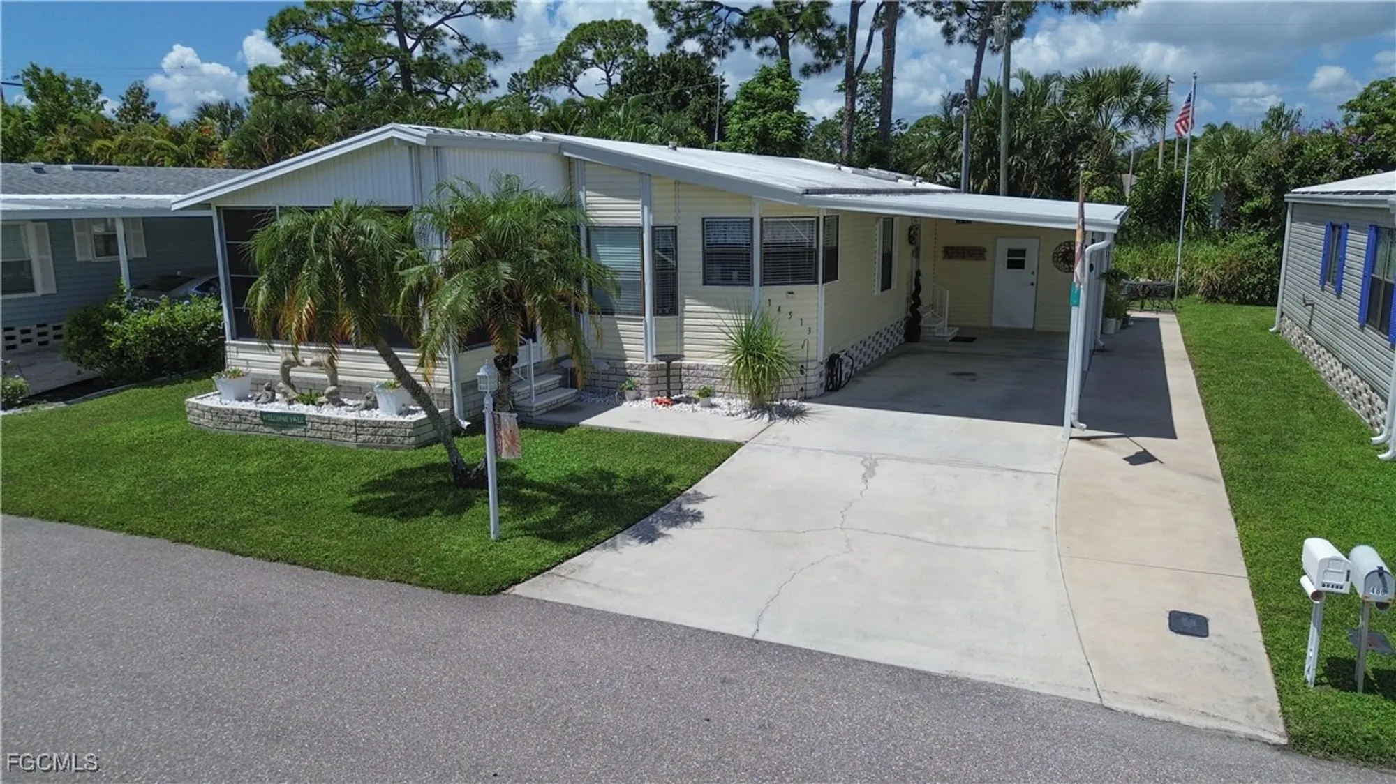 Property Slideshow image 3 of 40 | 14513 nathan hale ln, North Fort Myers, FL, 33917