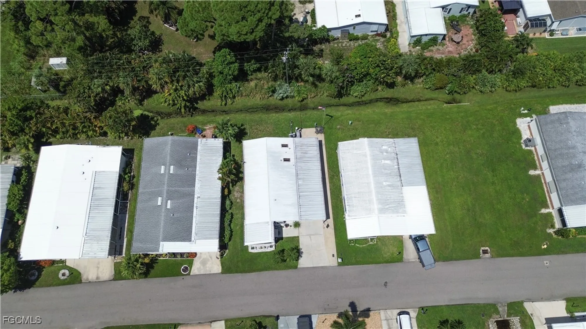 Property Slideshow image 7 of 40 | 14513 nathan hale ln, North Fort Myers, FL, 33917