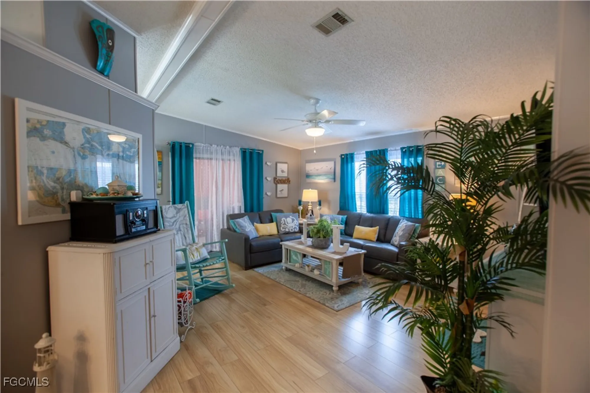Property Slideshow image 8 of 40 | 14513 nathan hale ln, North Fort Myers, FL, 33917