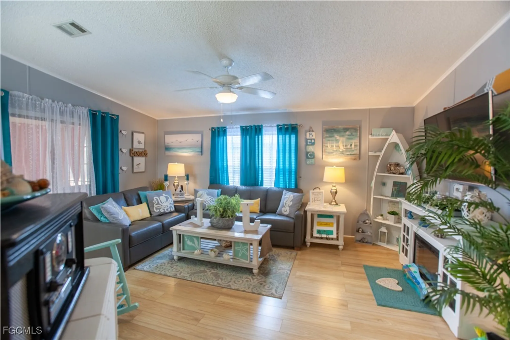 Property Slideshow image 9 of 40 | 14513 nathan hale ln, North Fort Myers, FL, 33917