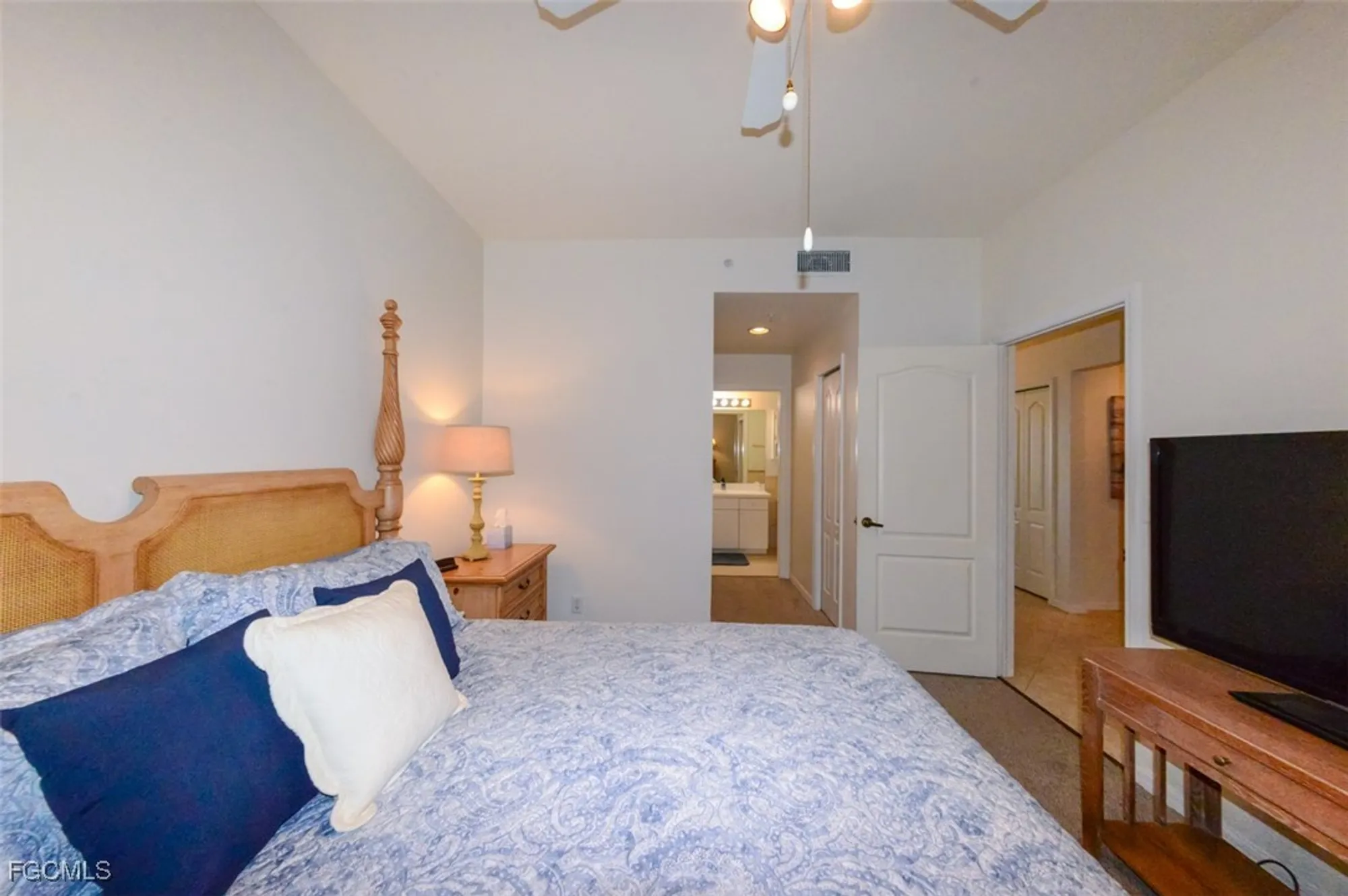 Property Slideshow image 20 of 36 | 8076 queen palm ln apt 432, Fort Myers, FL, 33966