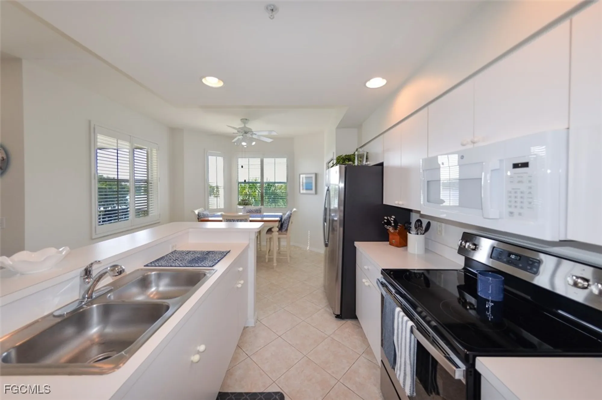Property Slideshow image 9 of 36 | 8076 queen palm ln apt 432, Fort Myers, FL, 33966