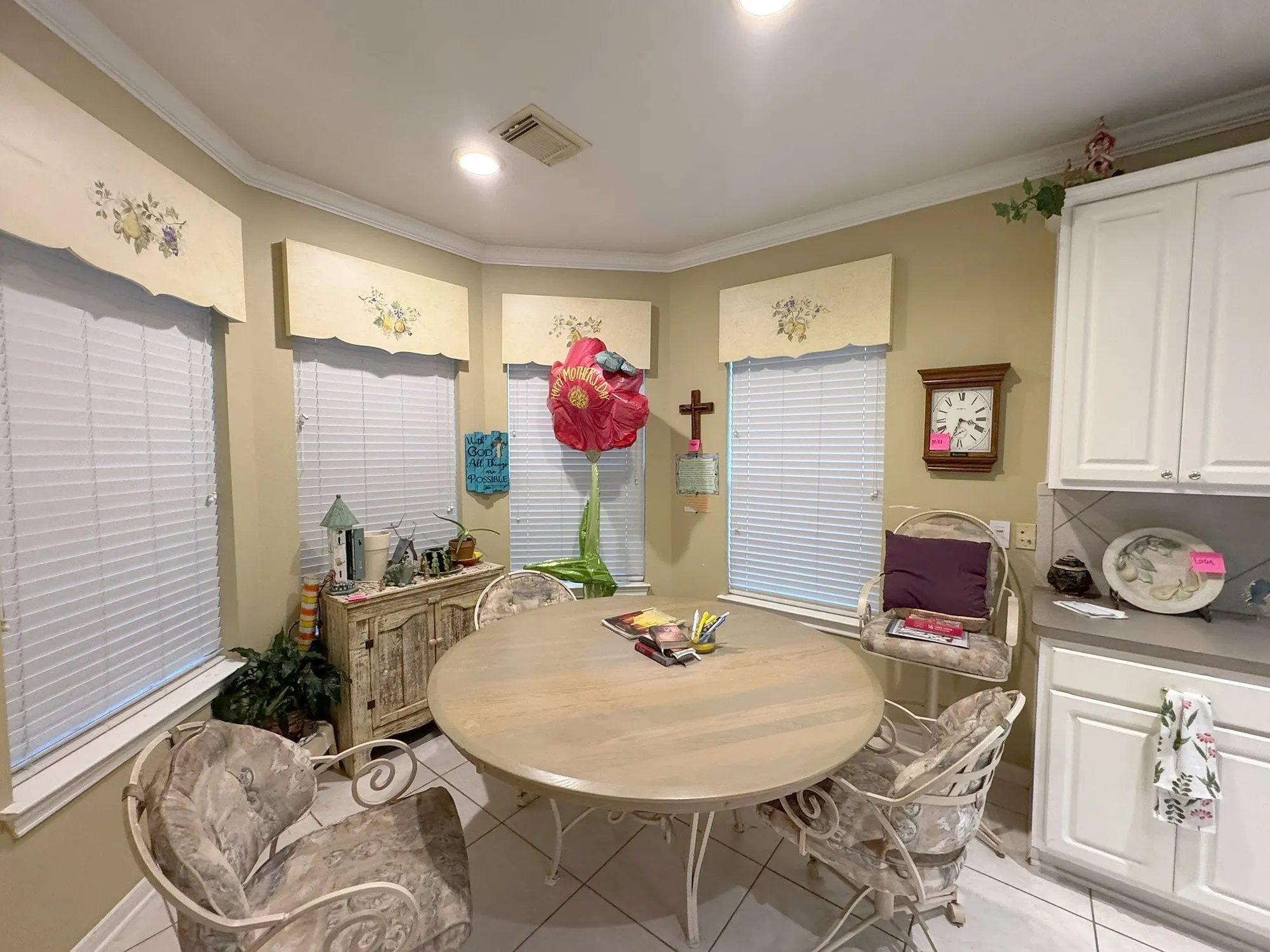 Property Slideshow image 12 of 30 | 51 n country gate cir, Conroe, TX, 77384