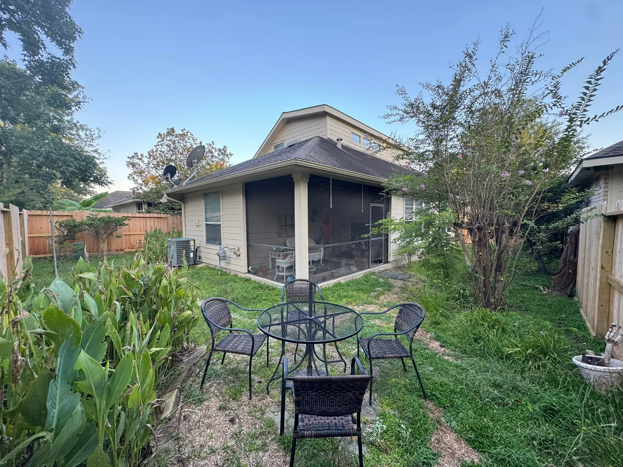 Property Slideshow image 25 of 30 | 51 n country gate cir, Conroe, TX, 77384