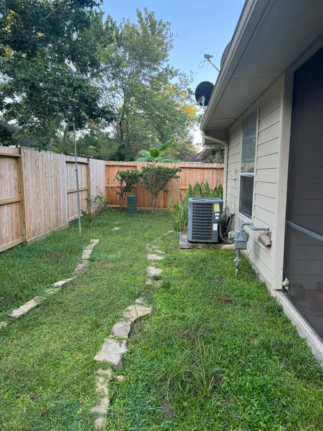 Property Slideshow image 26 of 30 | 51 n country gate cir, Conroe, TX, 77384