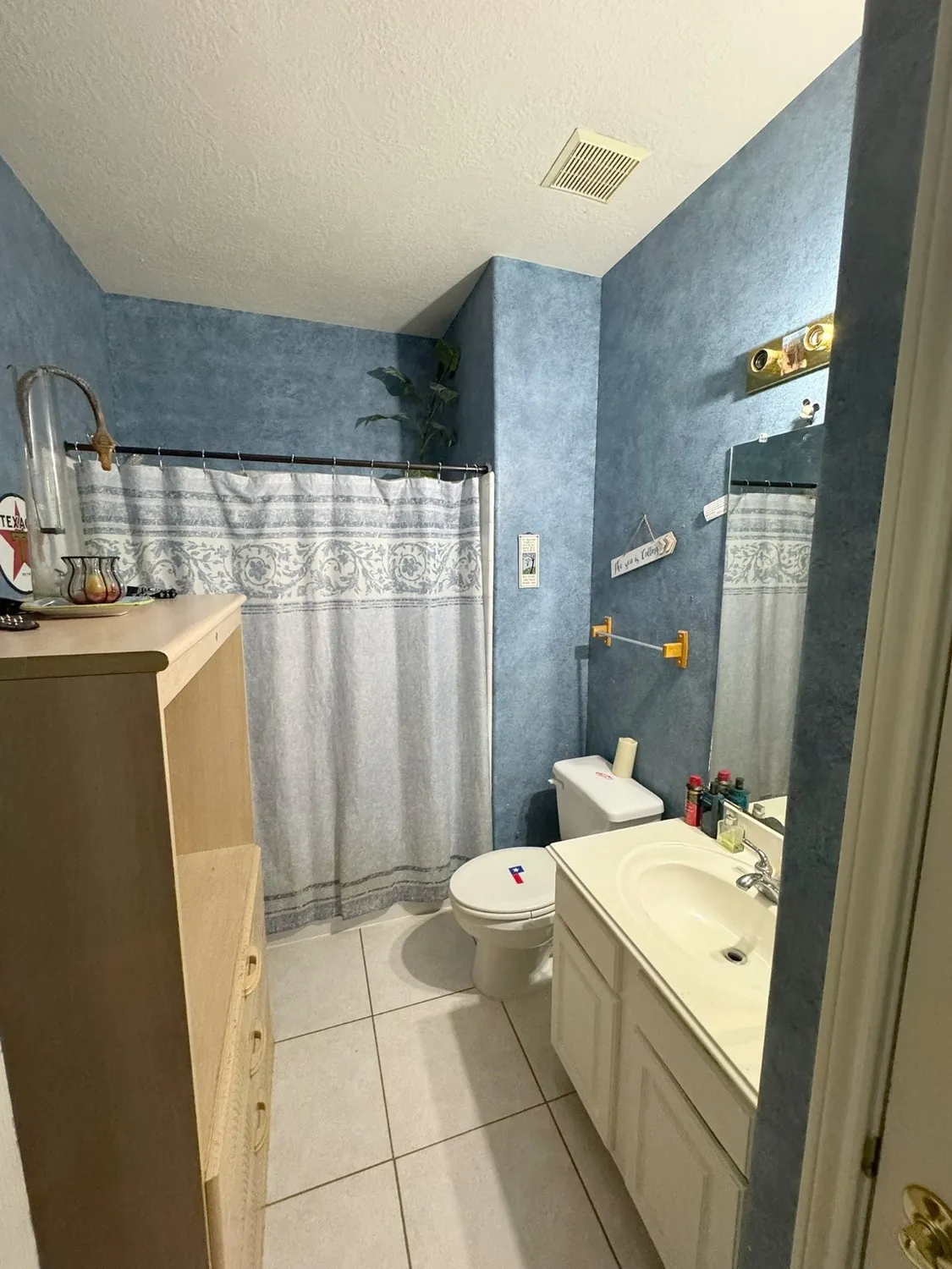 Property Slideshow image 21 of 30 | 51 n country gate cir, Conroe, TX, 77384