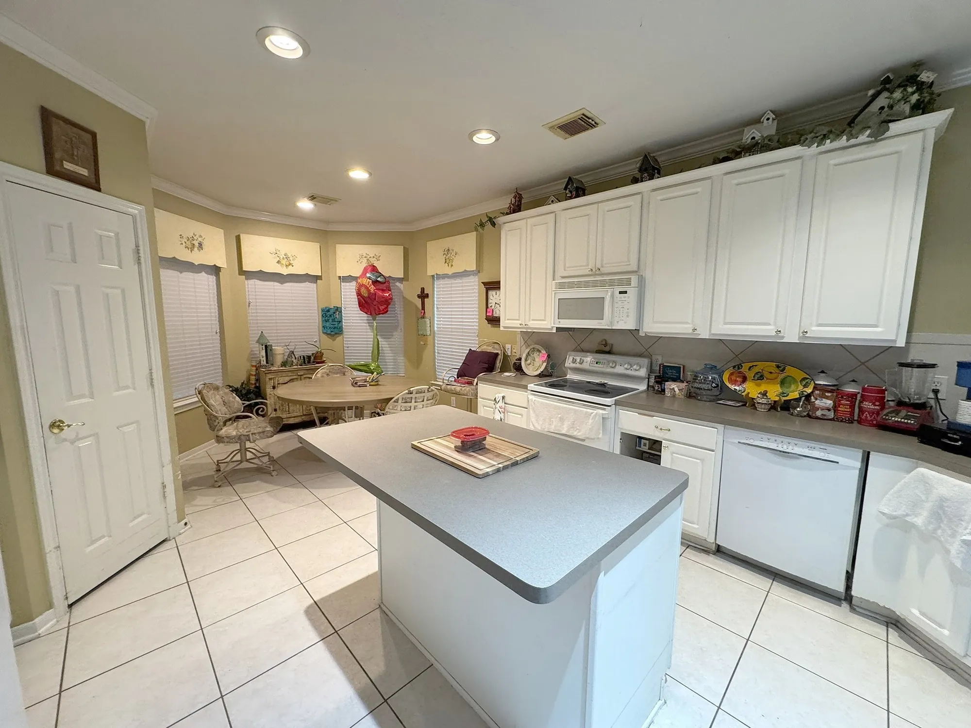 Property Slideshow image 7 of 30 | 51 n country gate cir, Conroe, TX, 77384