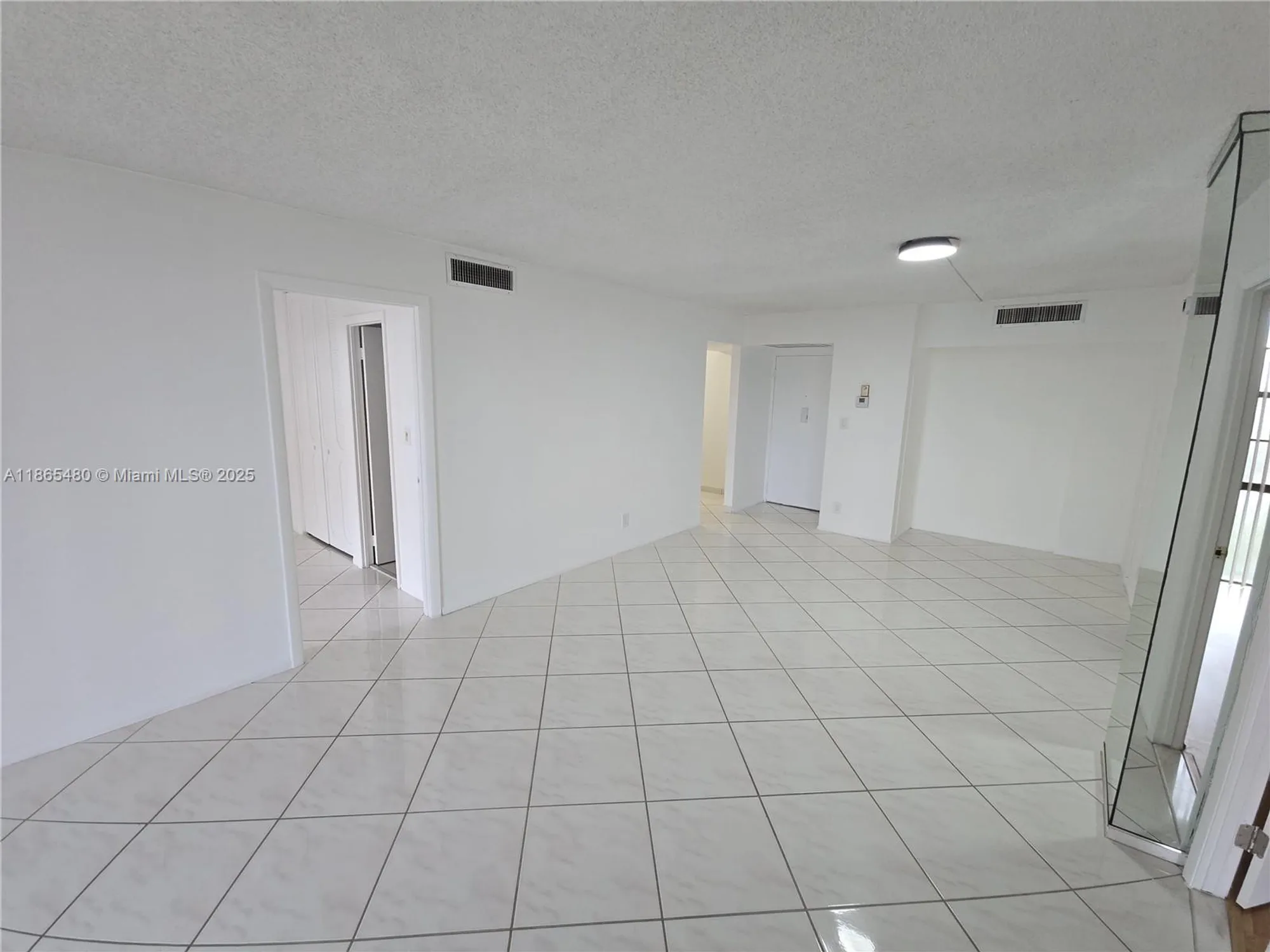 Property Slideshow image 3 of 22 | 20500 w country club dr apt 614, Aventura, FL, 33180