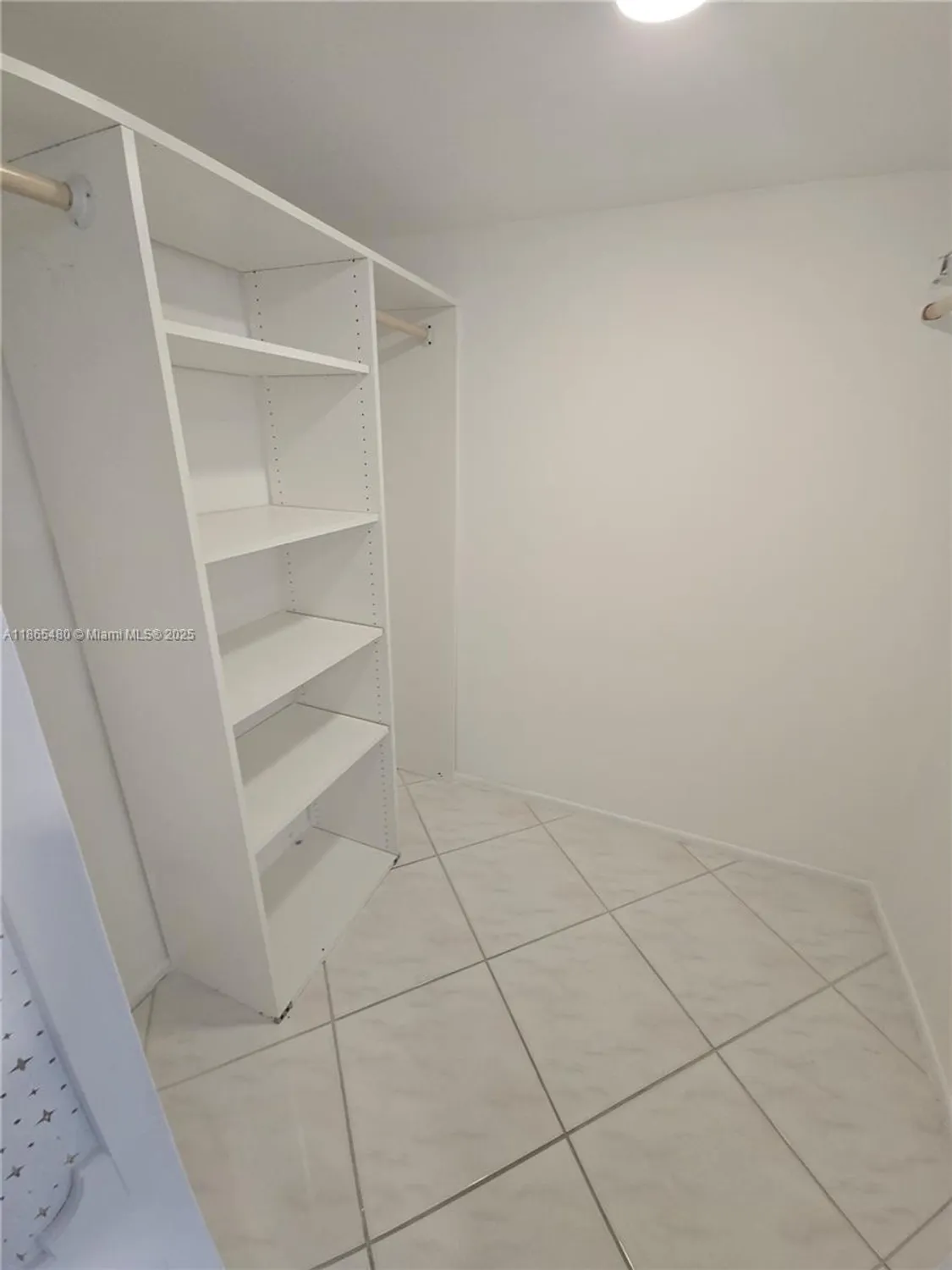 Property Slideshow image 9 of 22 | 20500 w country club dr apt 614, Aventura, FL, 33180