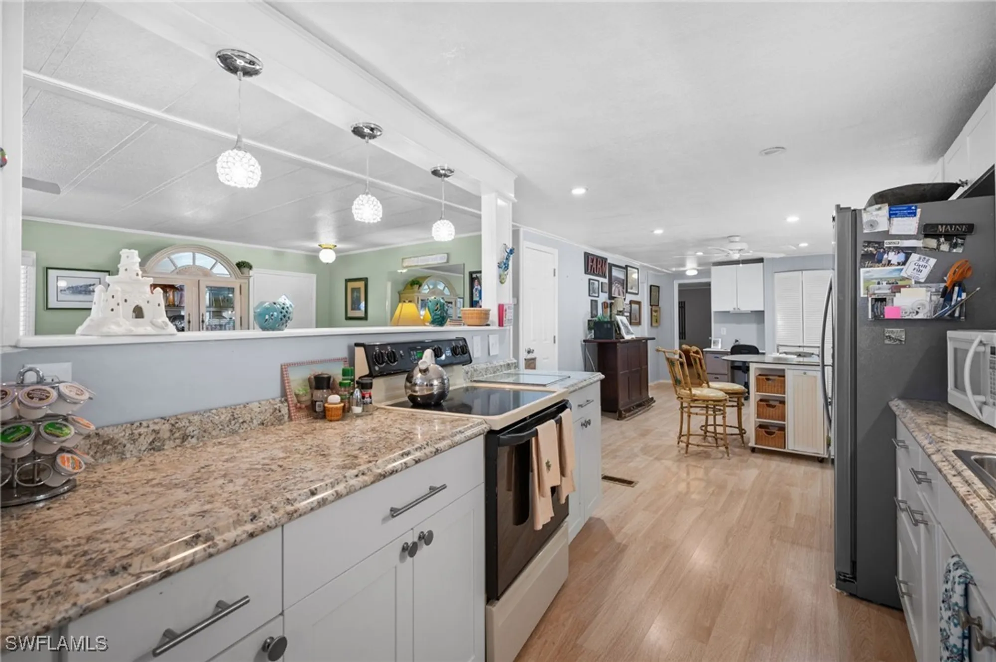 Property Slideshow image 14 of 45 | 10 cannes dr, Naples, FL, 34112