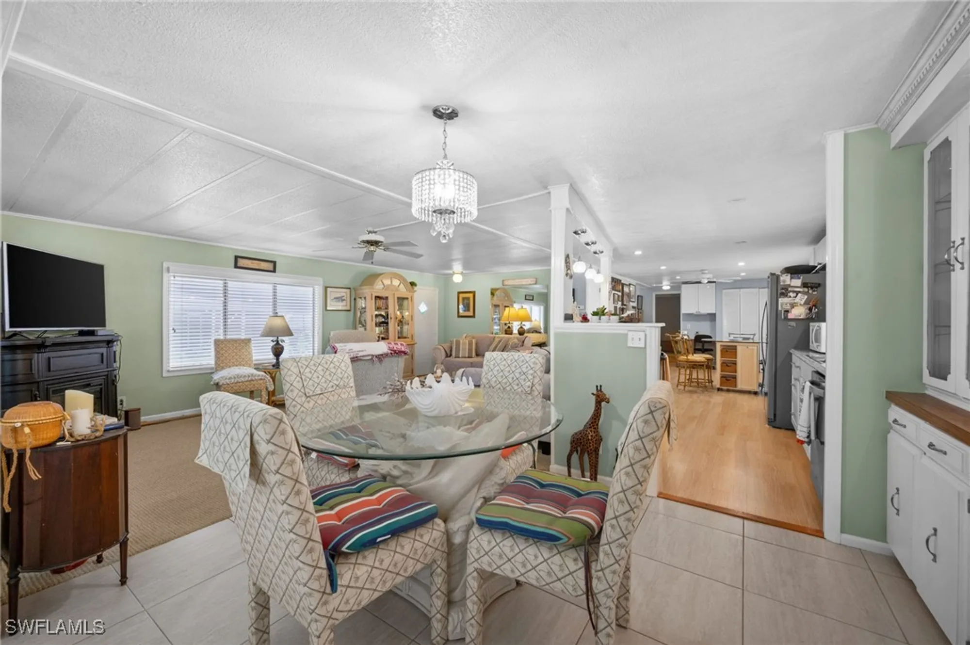 Property Slideshow image 16 of 45 | 10 cannes dr, Naples, FL, 34112