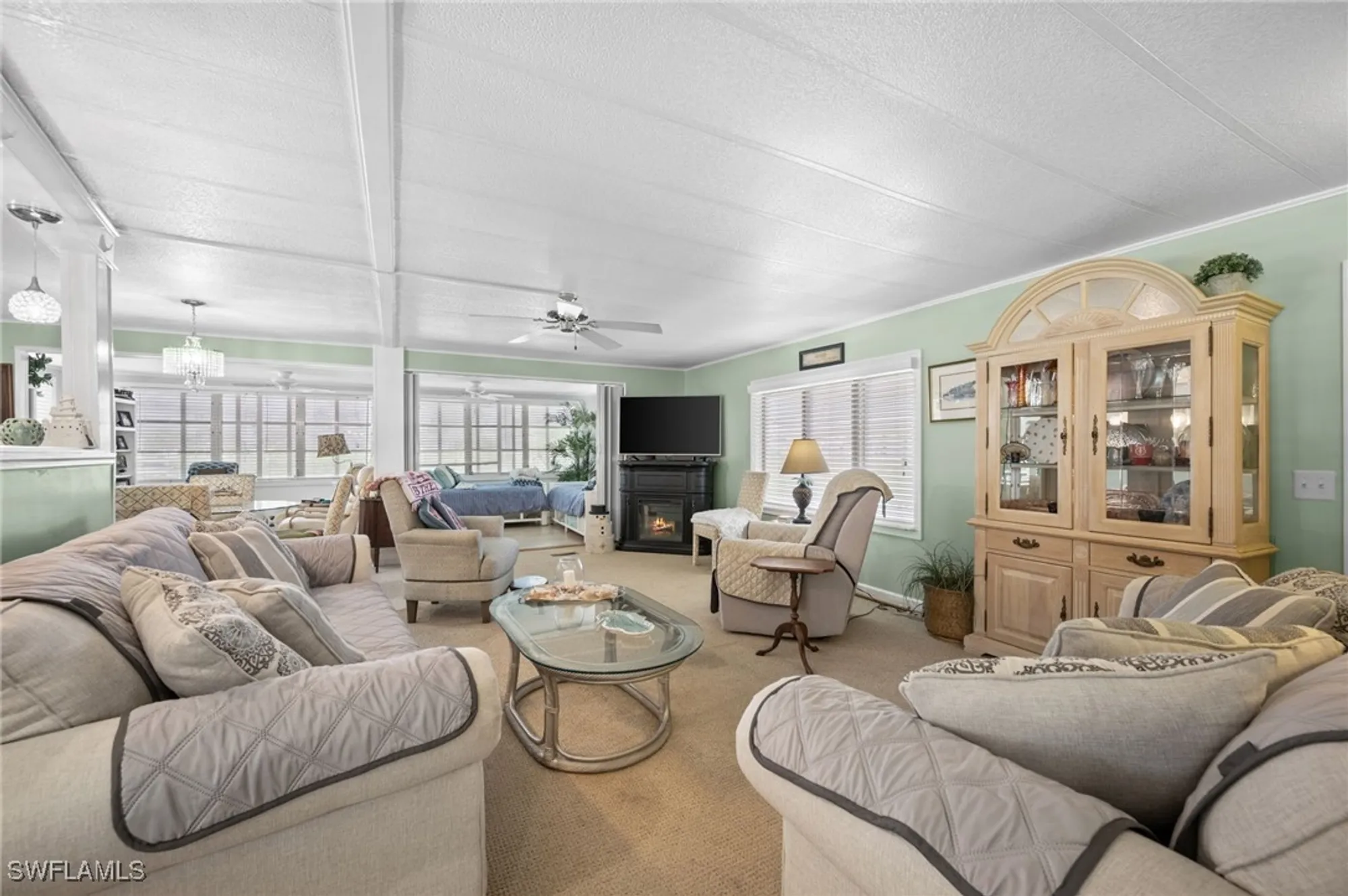 Property Slideshow image 17 of 45 | 10 cannes dr, Naples, FL, 34112