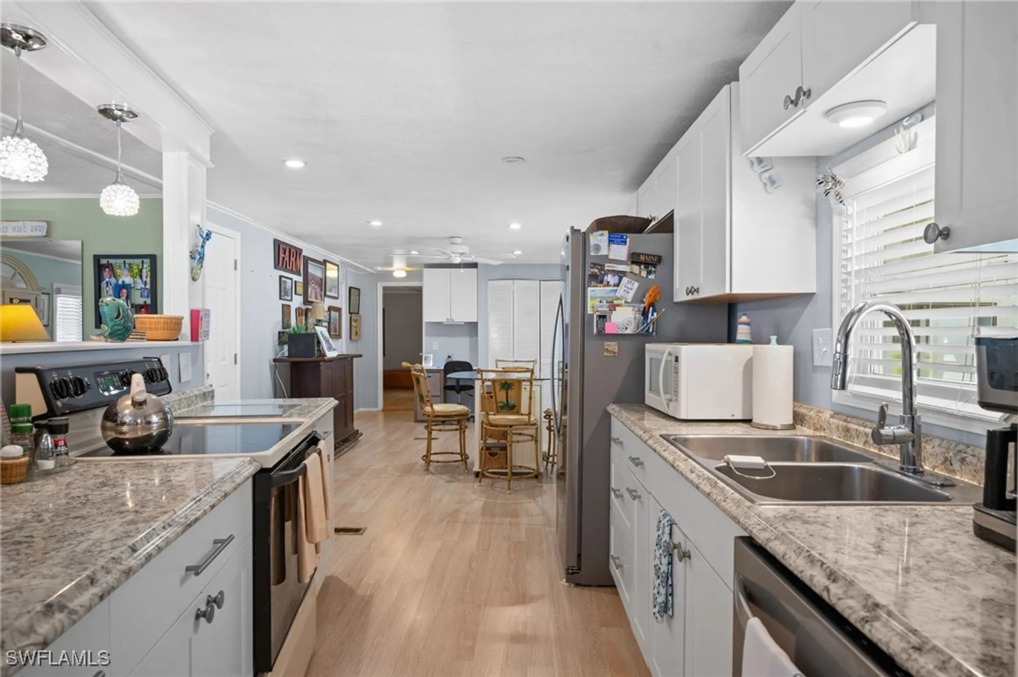 Property Slideshow image 12 of 45 | 10 cannes dr, Naples, FL, 34112