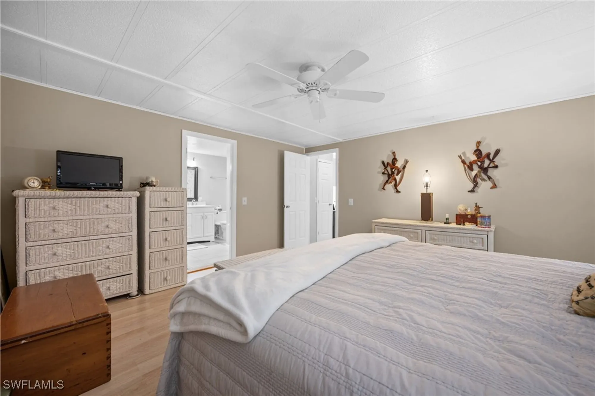 Property Slideshow image 26 of 45 | 10 cannes dr, Naples, FL, 34112